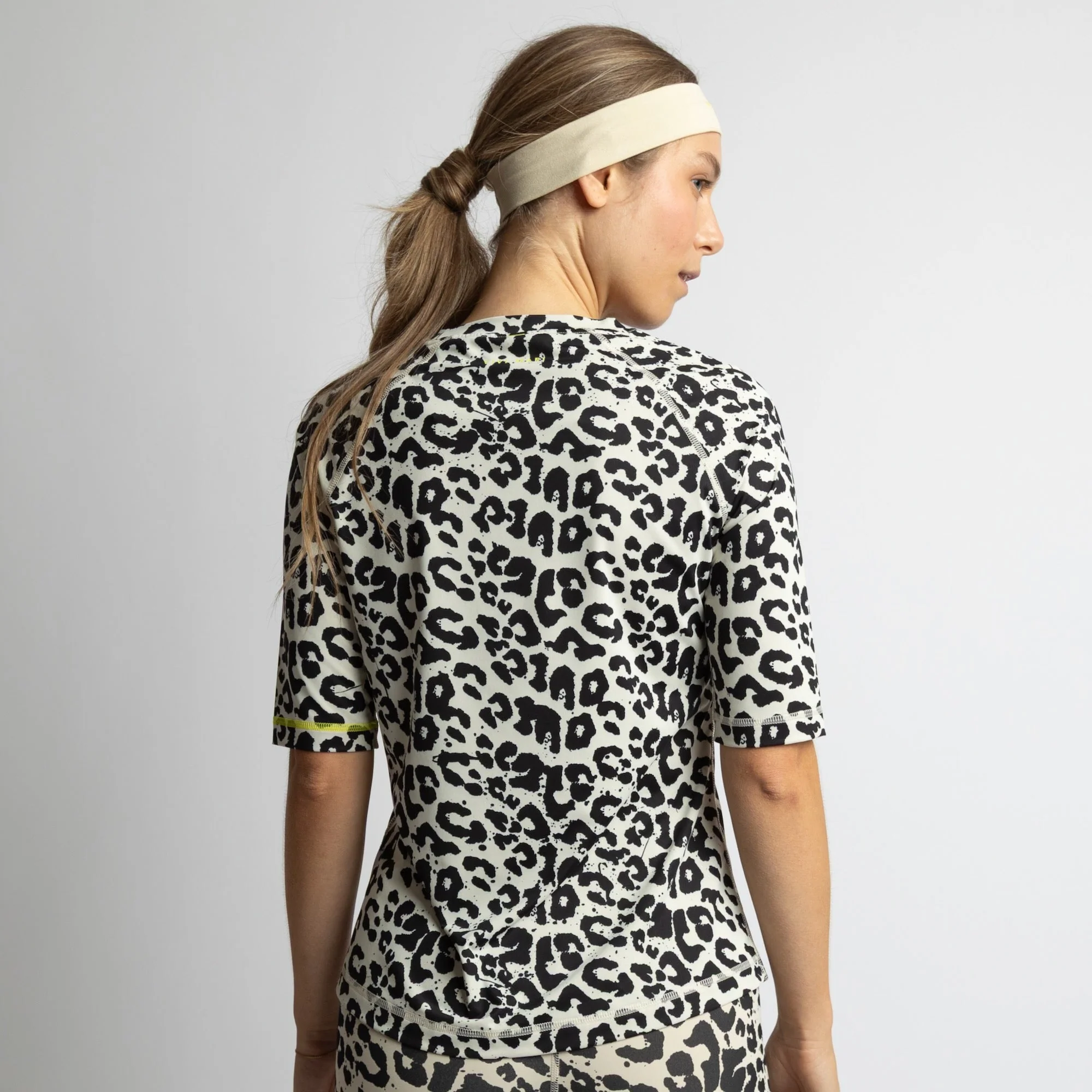 Activewear Half Sleeve T-Shirt leo splashes black/sand - Image 9