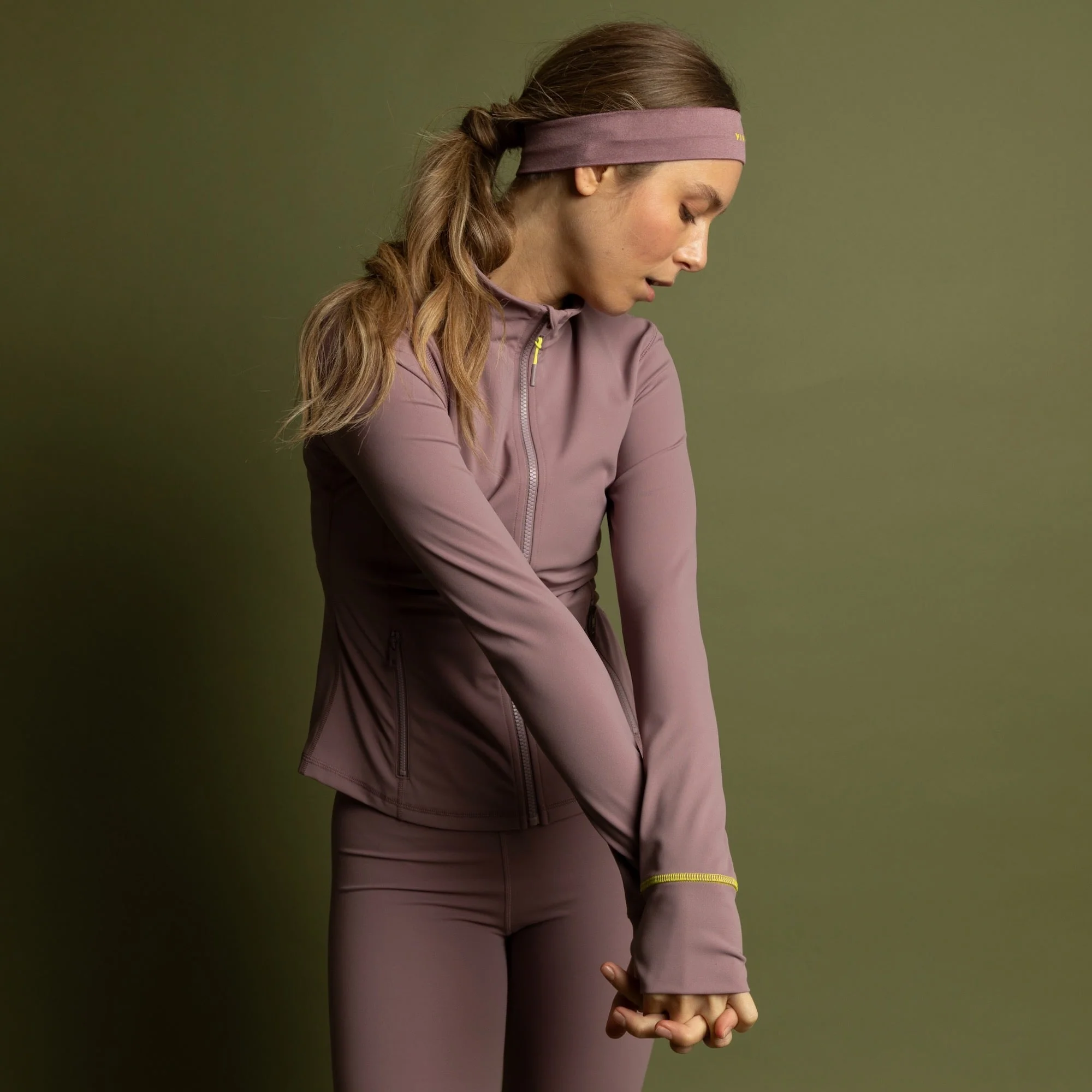 Activewear Headband ash plum - Image 4