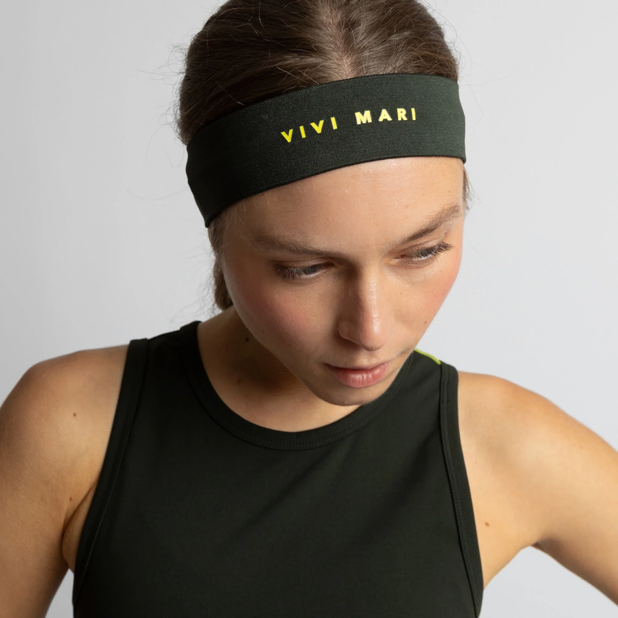 Activewear Headband deep olive - Image 5