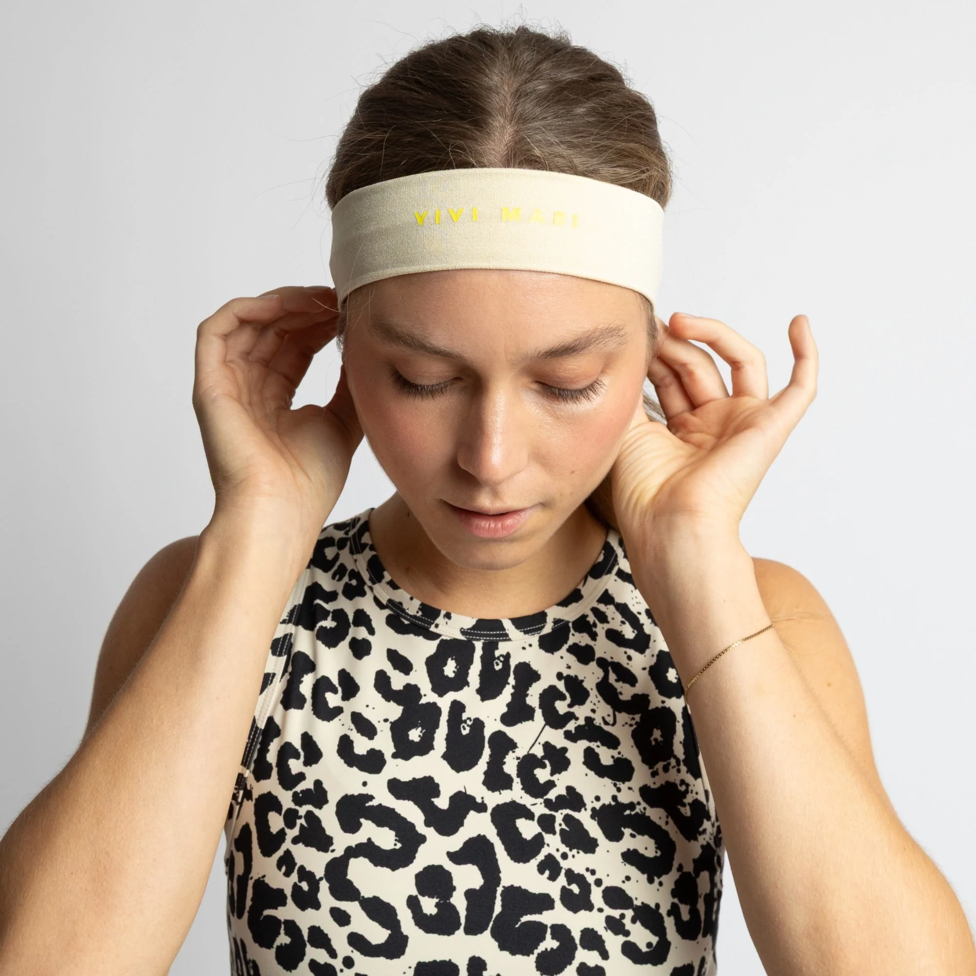 Activewear Headband sand - Image 5