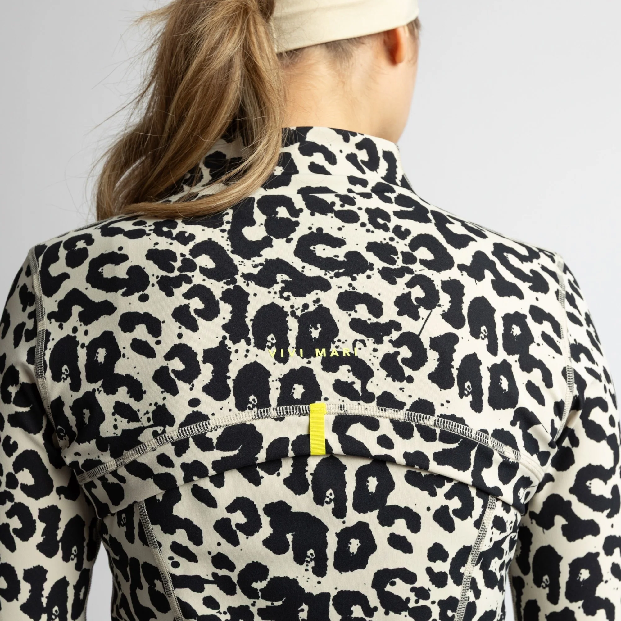 Activewear Jacket leo splashes black/sand - Image 9