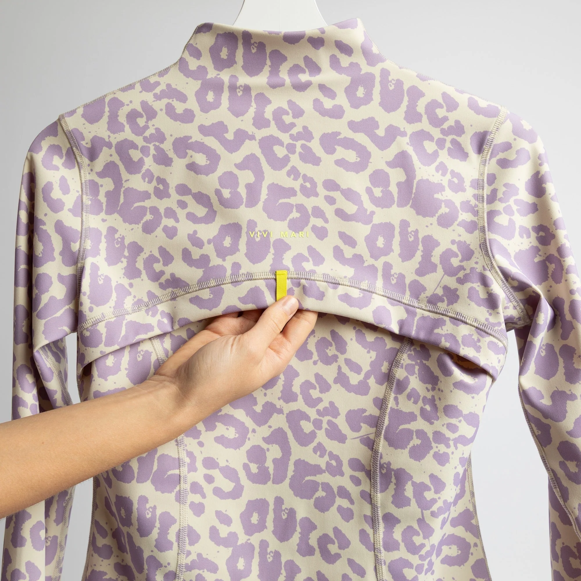 Activewear Jacket leo splashes lavender/grey - Image 6