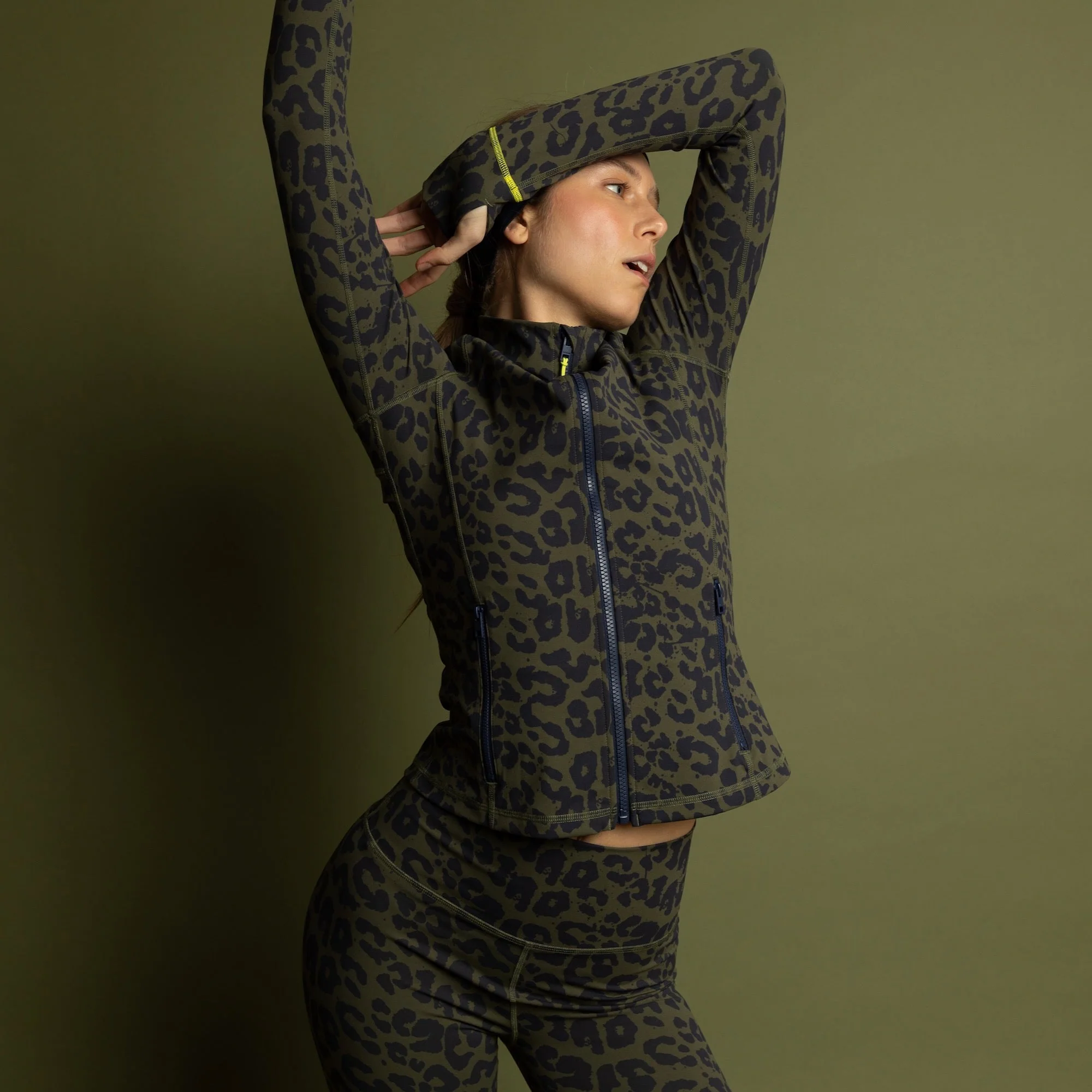 Activewear Jacket leo splashes navy/olive - Image 4