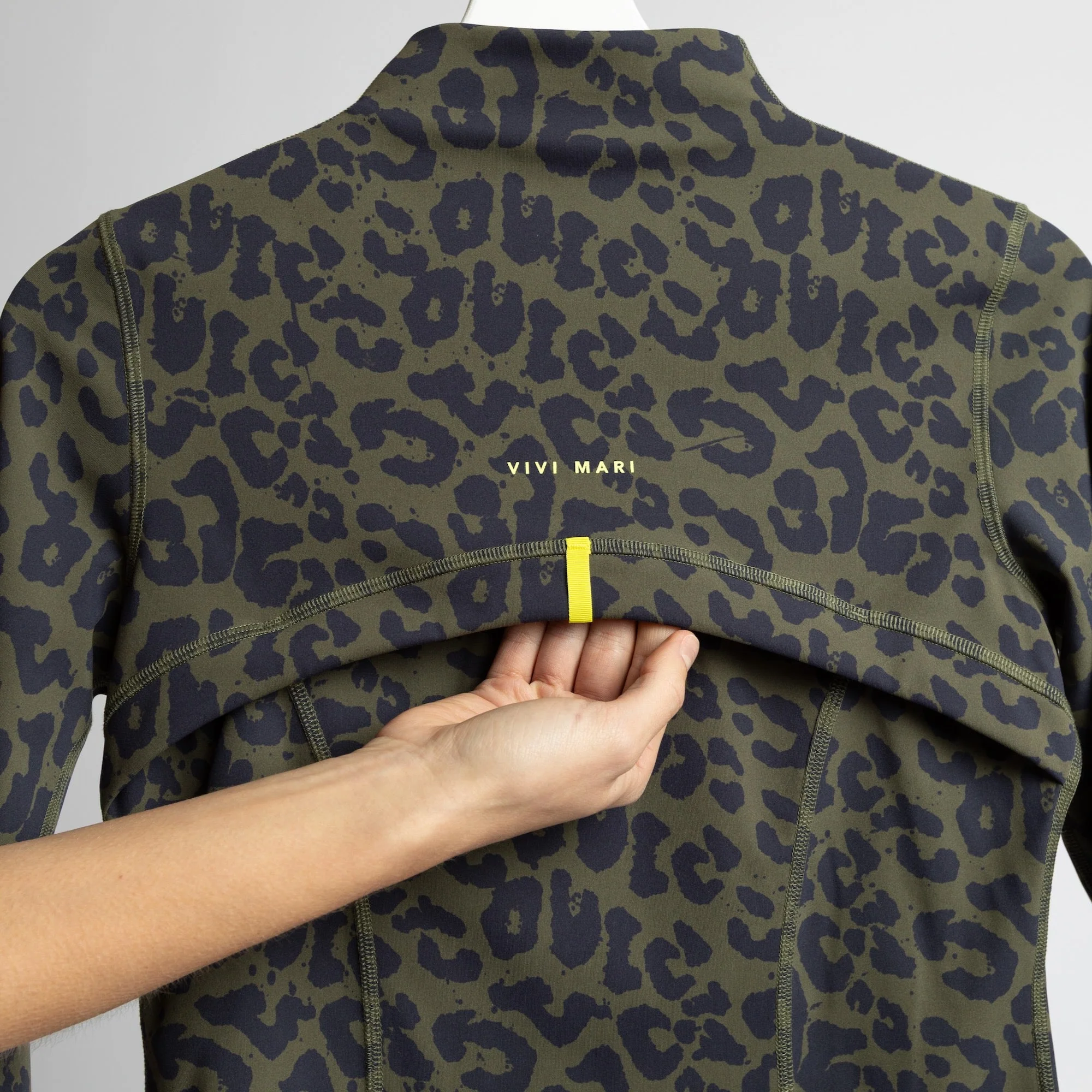 Activewear Jacket leo splashes navy/olive - Image 5