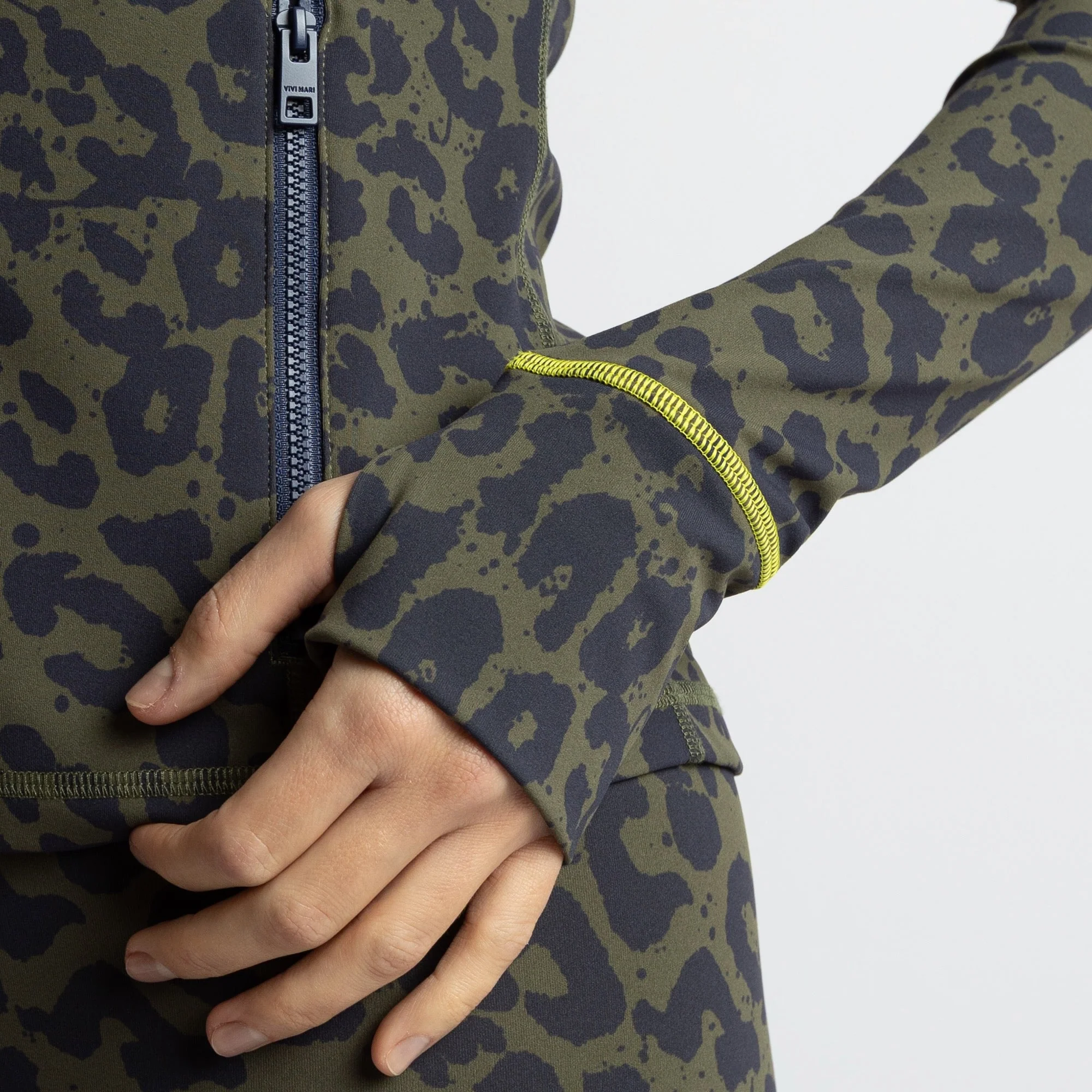 Activewear Jacket leo splashes navy/olive - Image 6