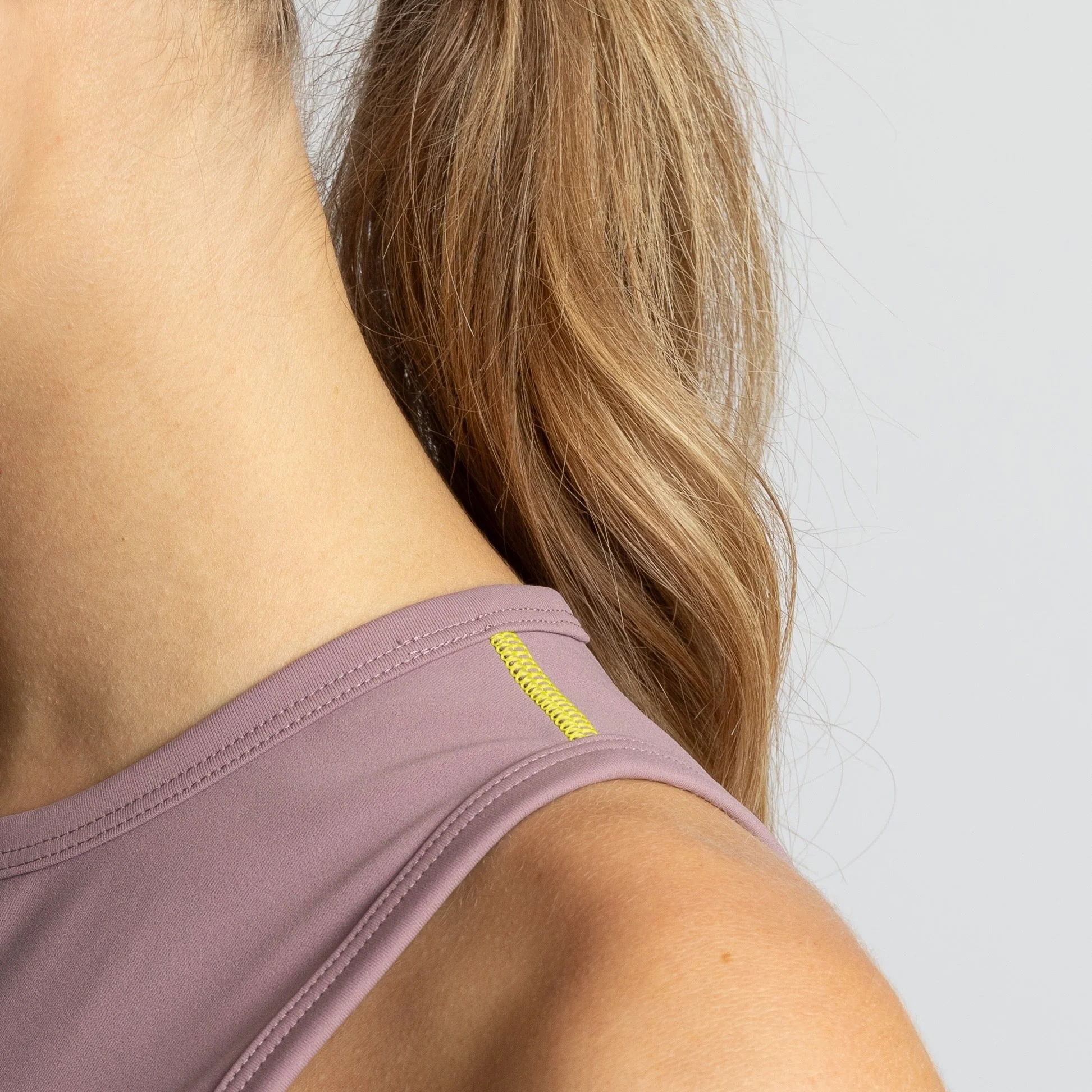 Activewear Top cropped ash plum - Image 4