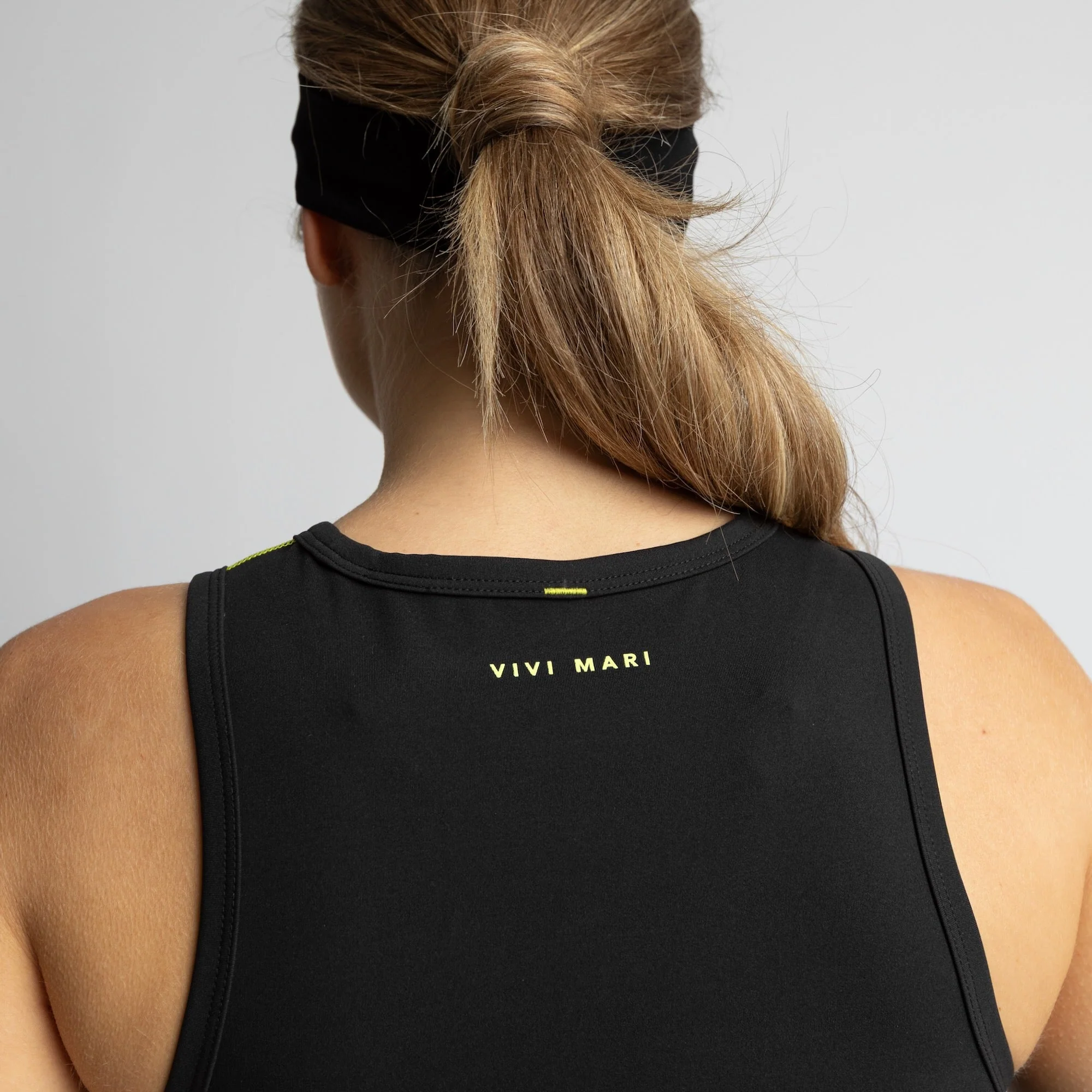 Activewear Top cropped black - Image 7