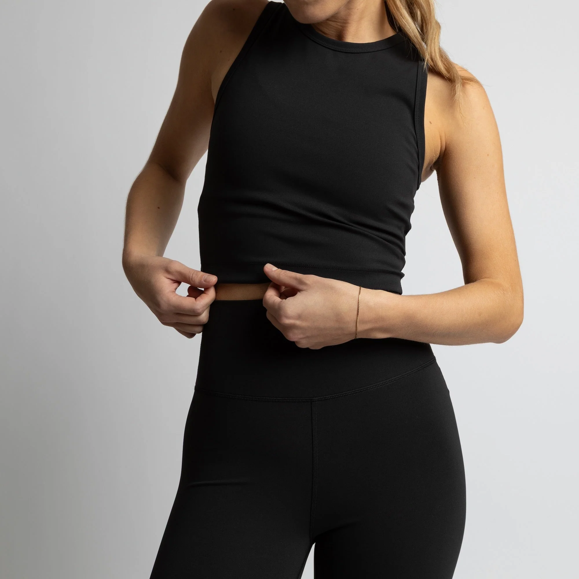 Activewear Top cropped black - Image 8