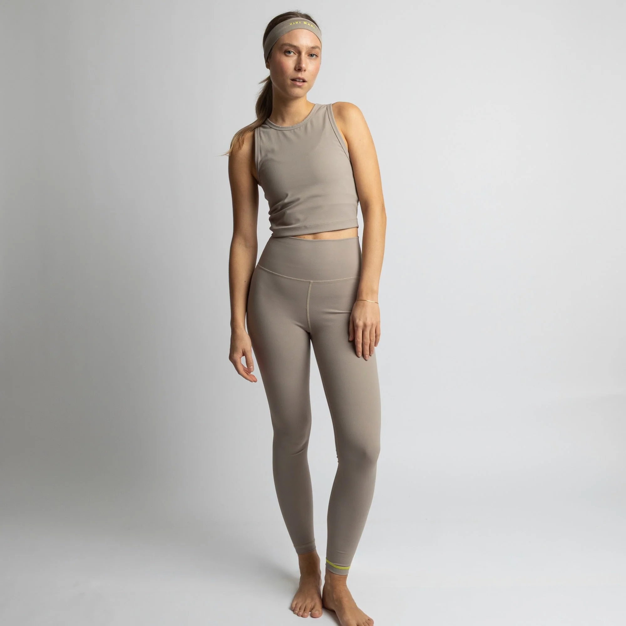 Activewear Top cropped mushroom - Image 3