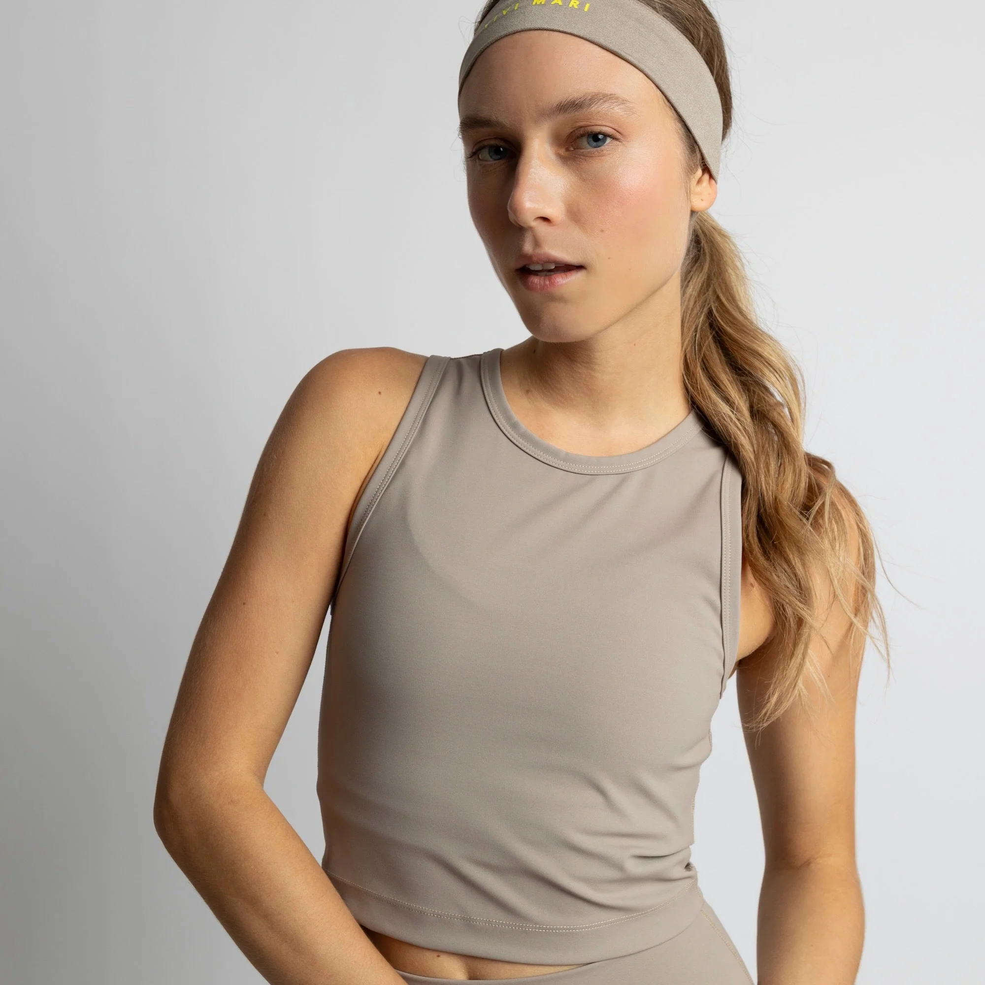 Activewear Top cropped mushroom - Image 5