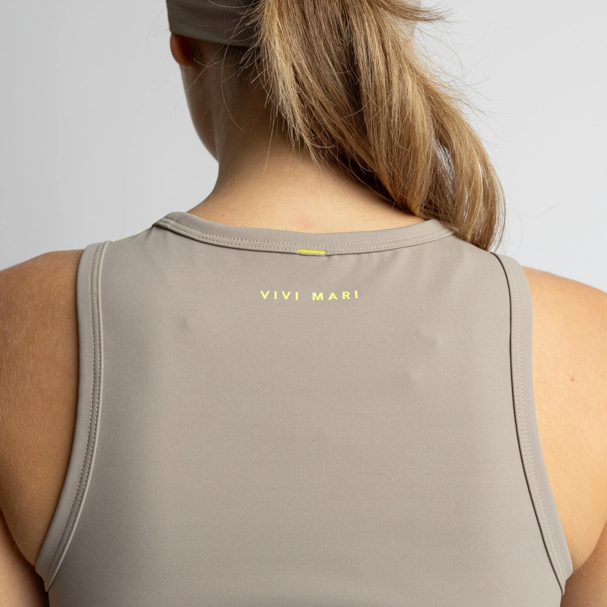 Activewear Top cropped mushroom - Image 6