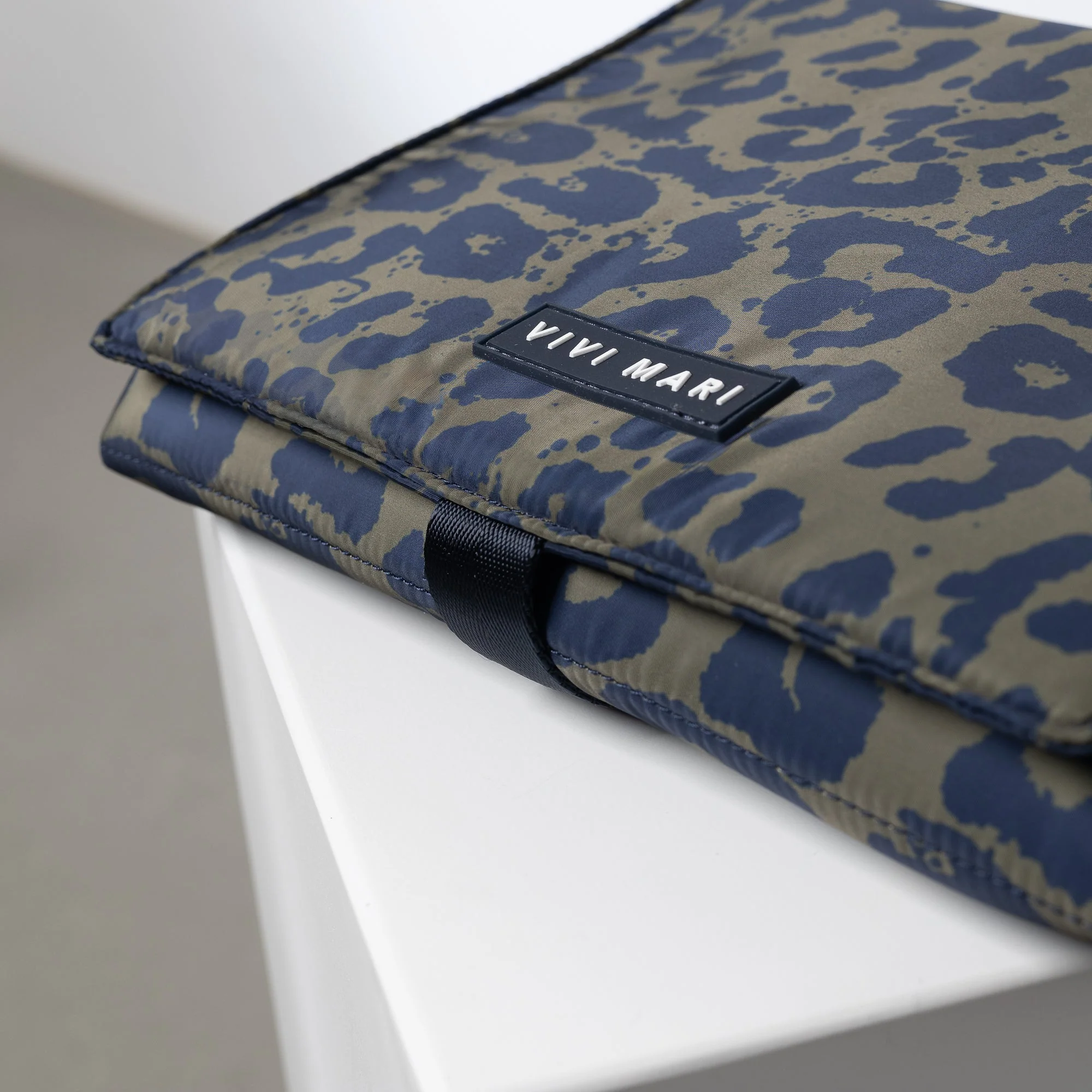 Baby Changing Mat - leo splashes navy/olive - Image 6