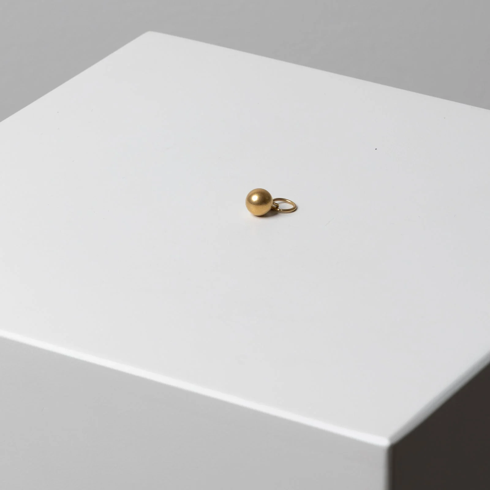 Bond Charm Ball - g - Image 2