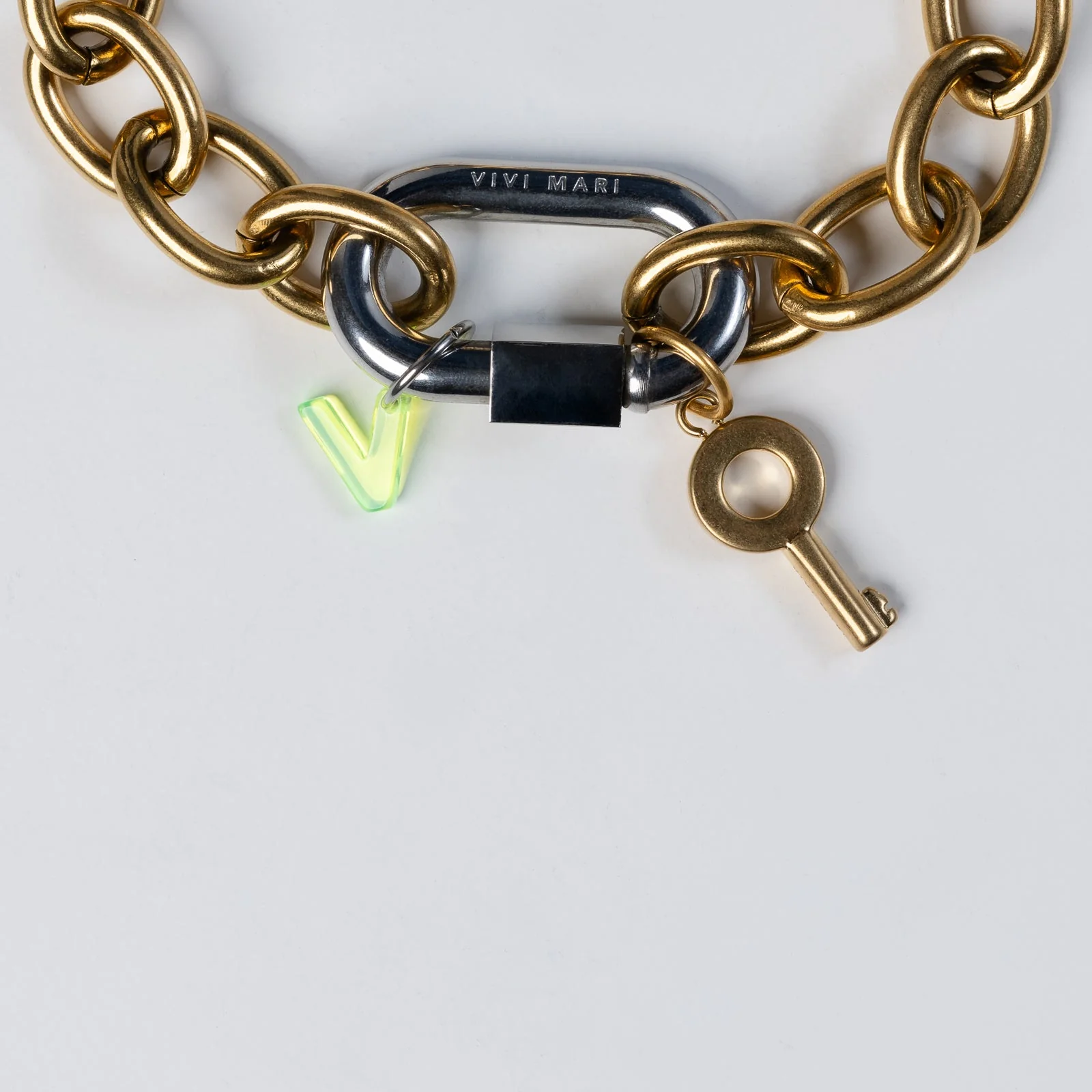 Bond Charm Key - g - Image 10