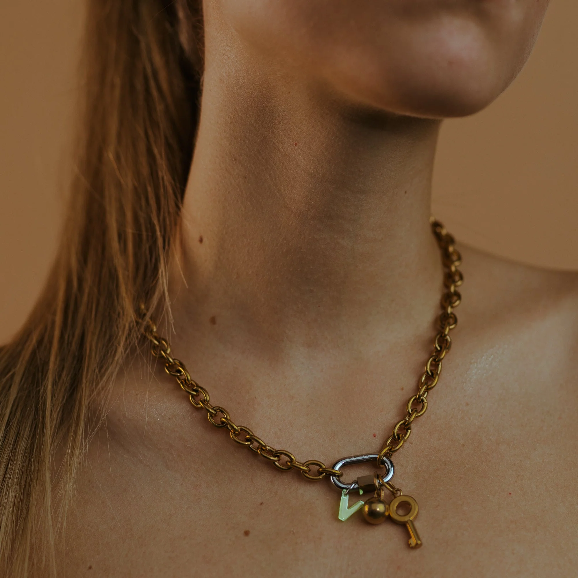 Bond Charm Key - g - Image 16