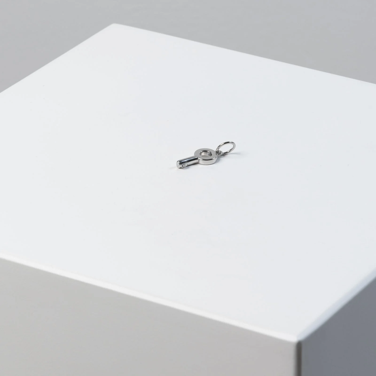 Bond Charm Key - s - Image 3