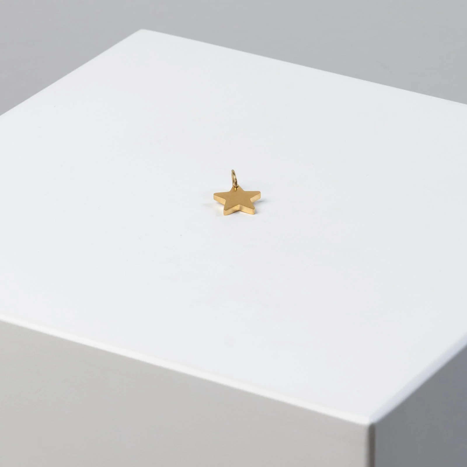 Bond Charm Star - g - Image 3