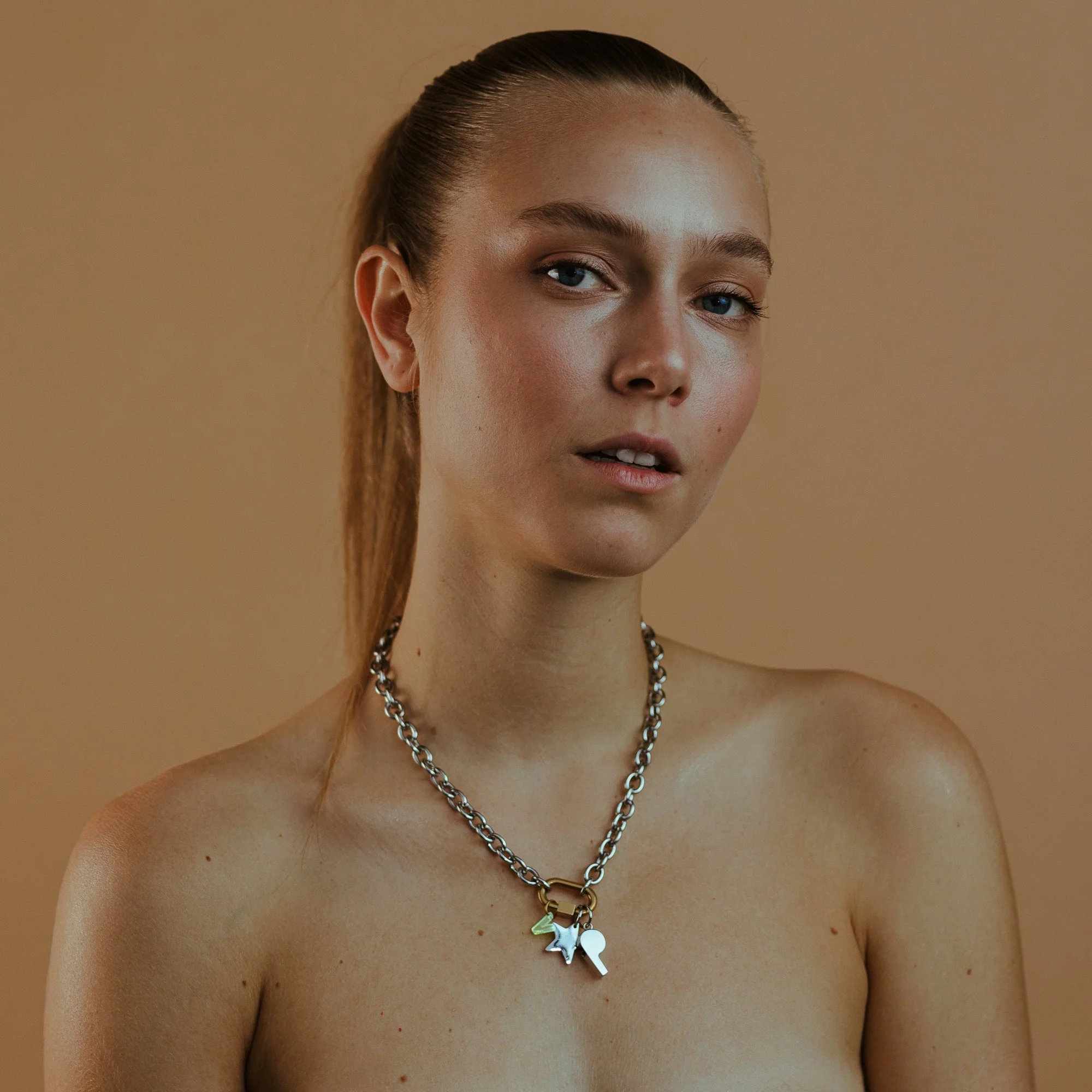 Bond Charm Star - s - Image 13