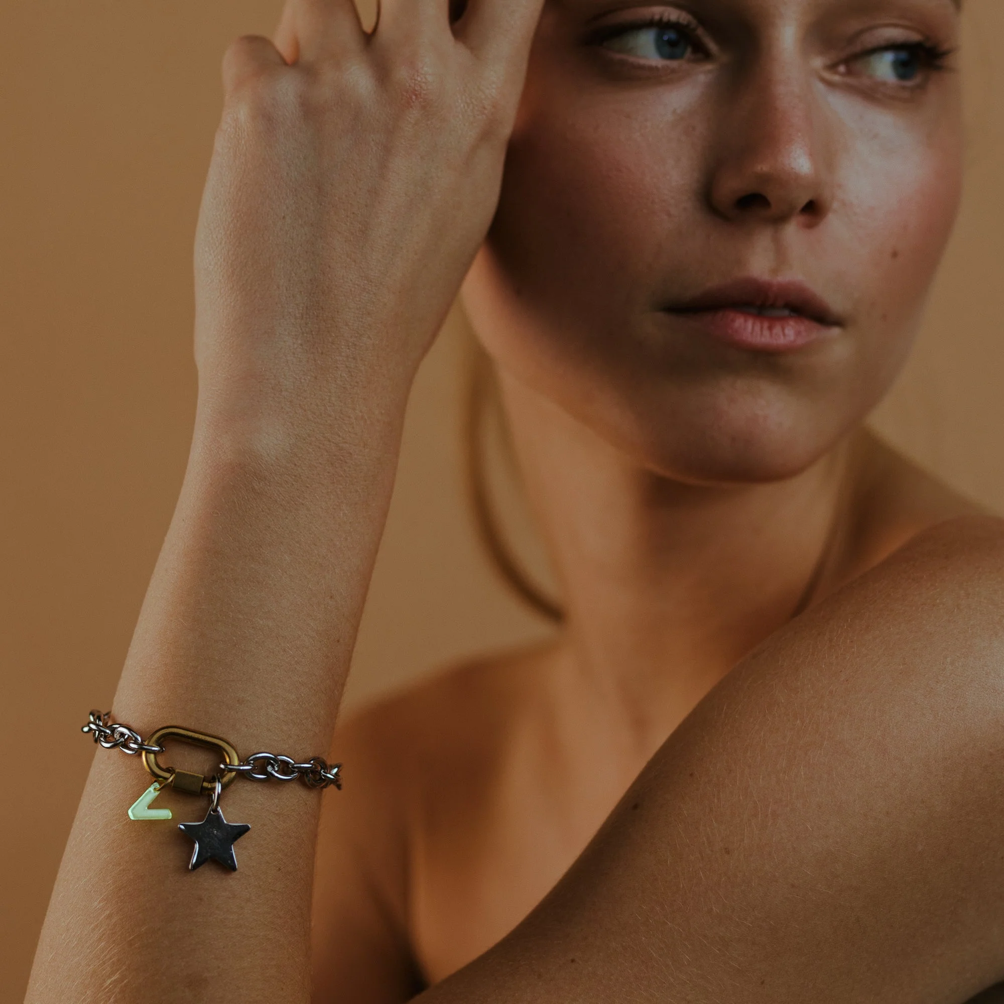 Bond Charm Star - s - Image 5