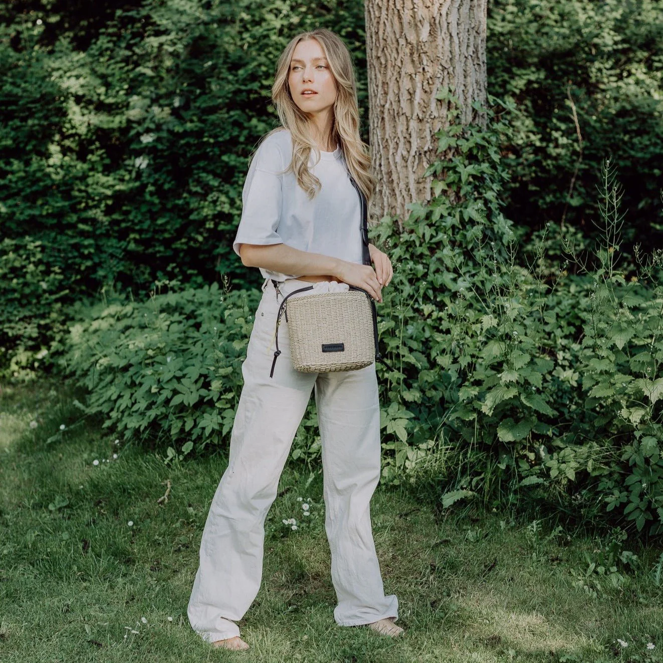 bucket bag straw + basic strap - black - Image 10