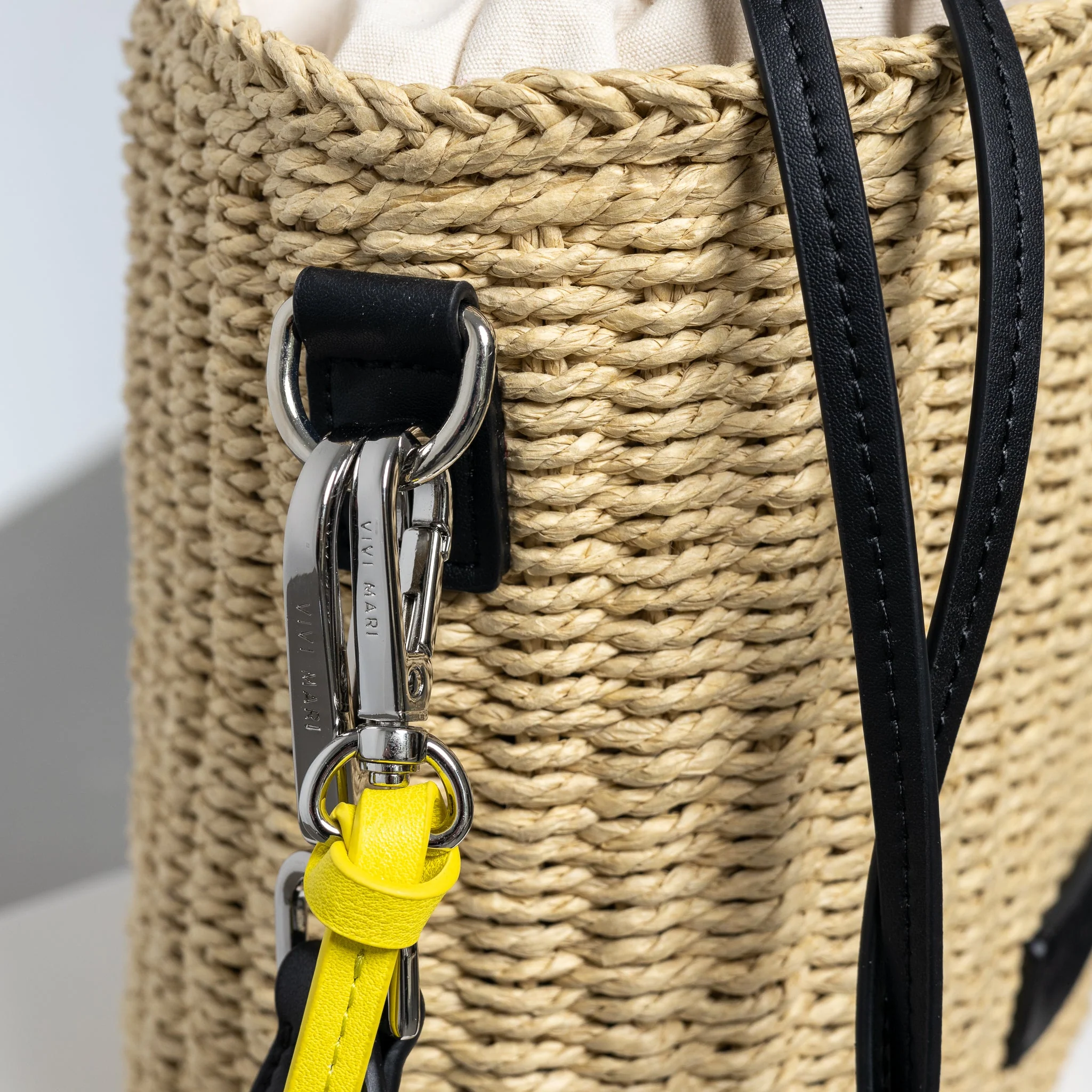 bucket bag straw + basic strap - black - Image 13