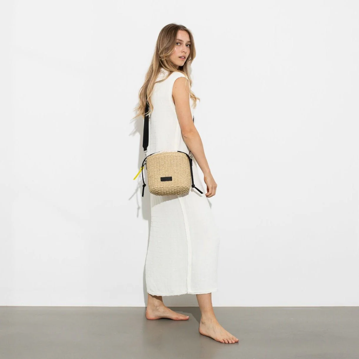 bucket bag straw + basic strap - black - Image 18