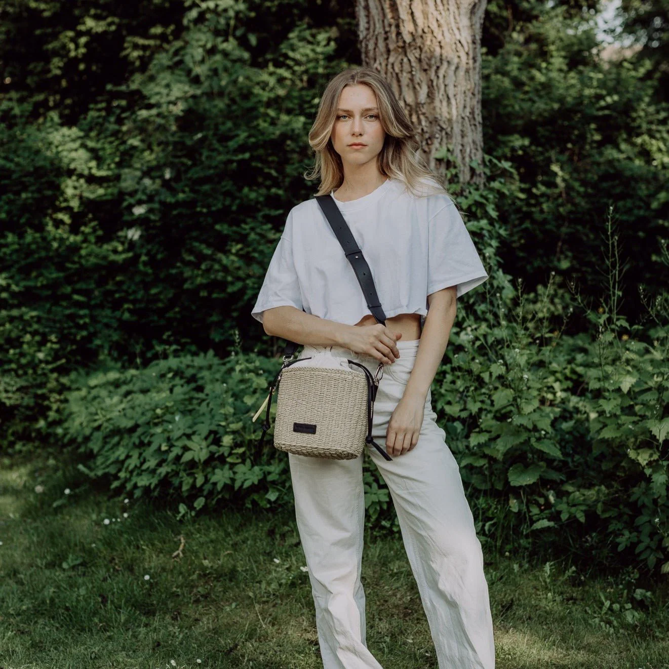 bucket bag straw + basic strap - black - Image 20