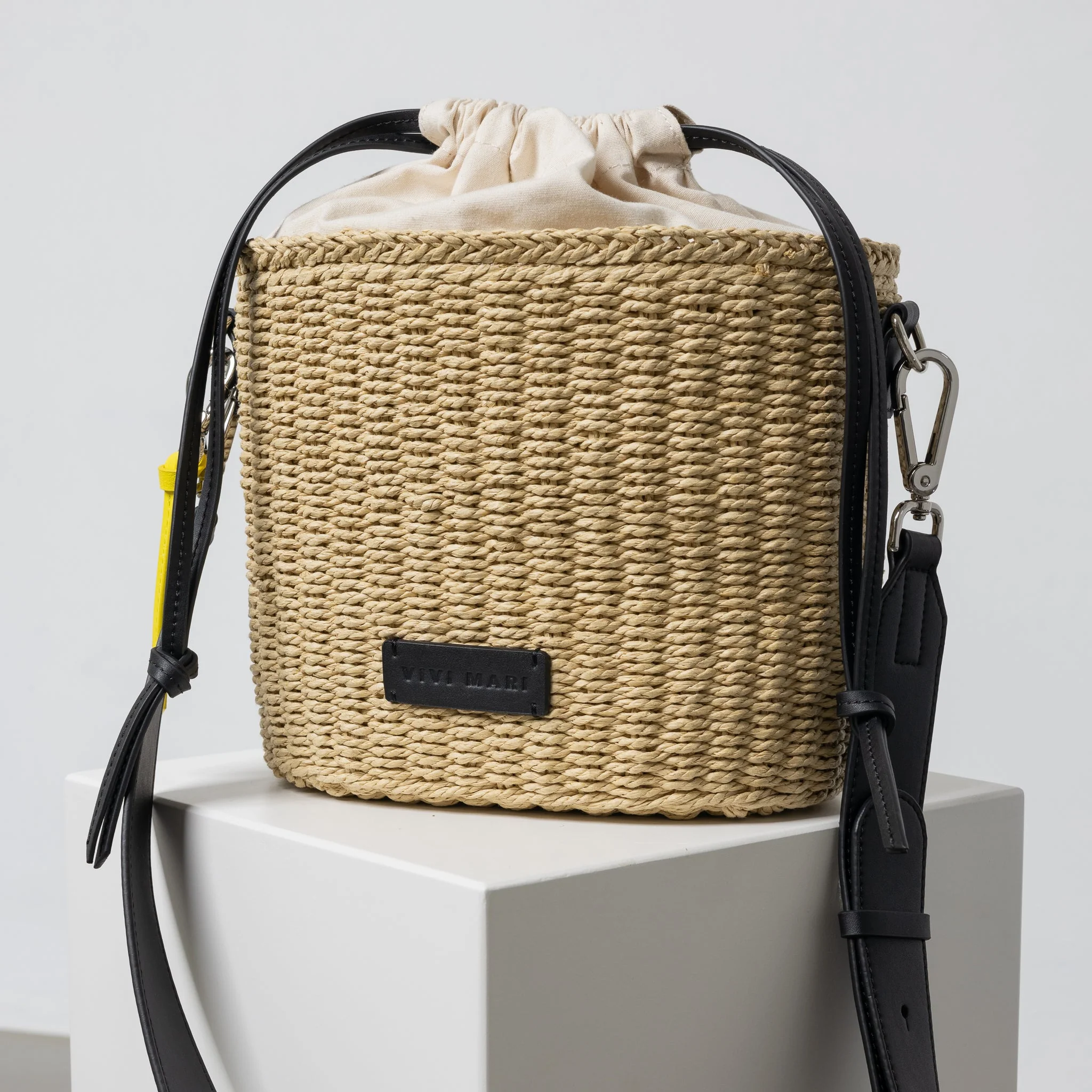 bucket bag straw + basic strap - black - Image 5