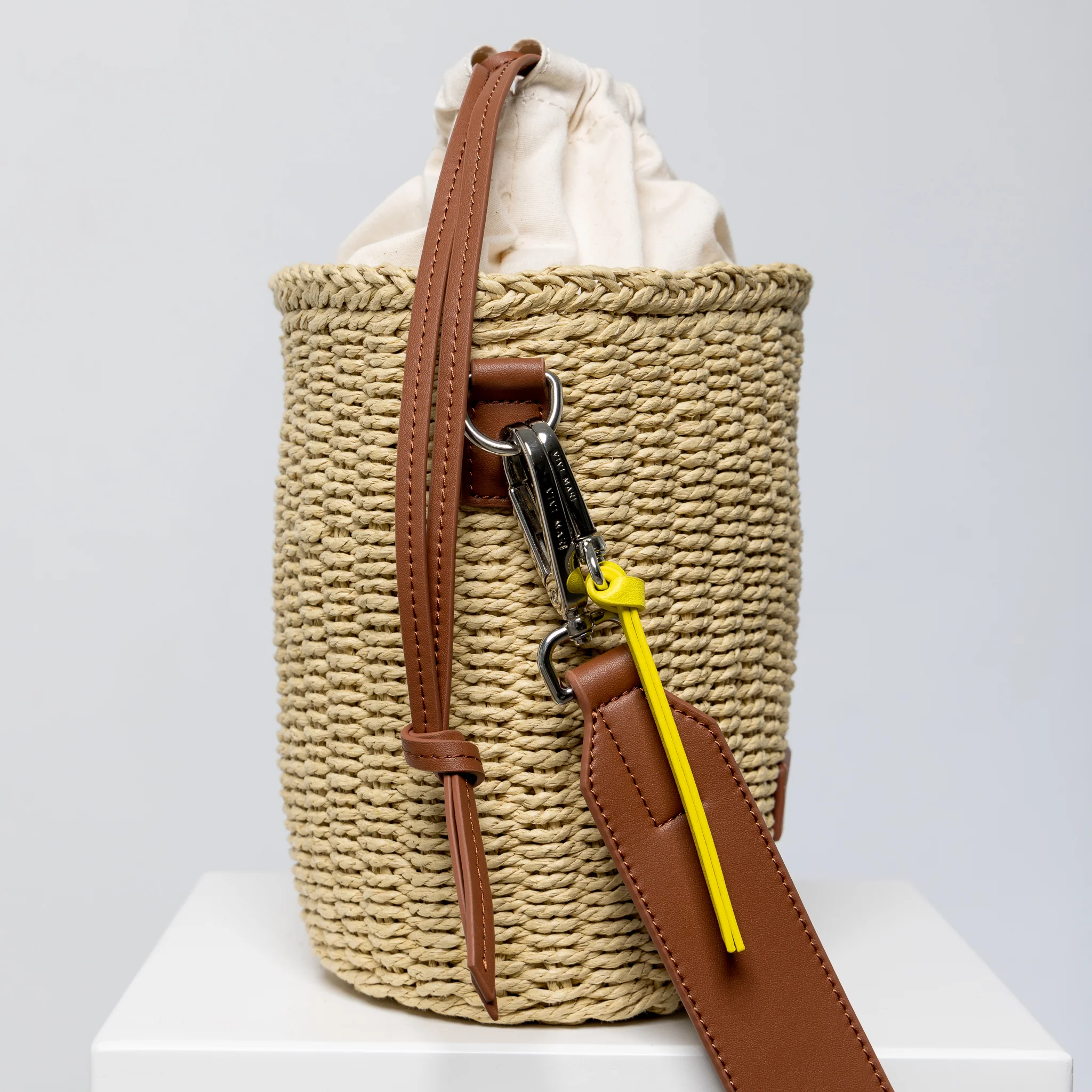 bucket bag straw + strap basic - tan - Image 16