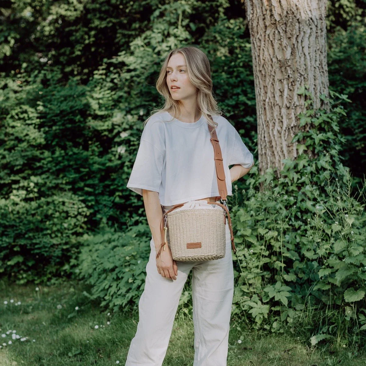 bucket bag straw + strap basic - tan - Image 4