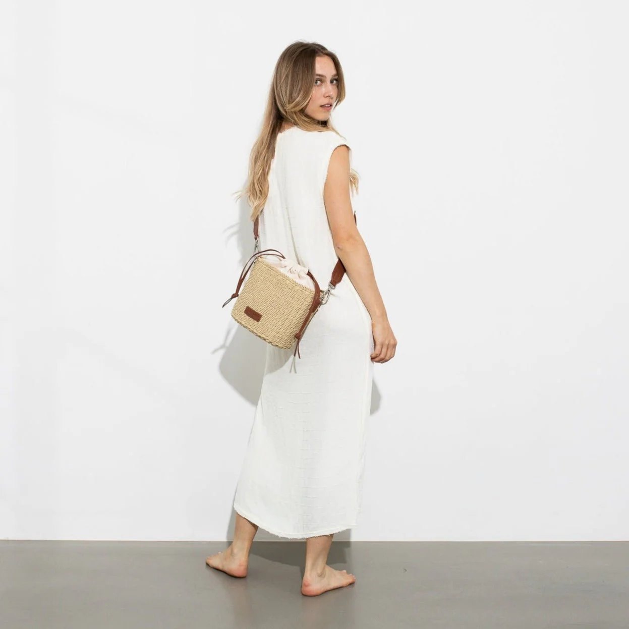bucket bag straw + strap basic - tan - Image 7