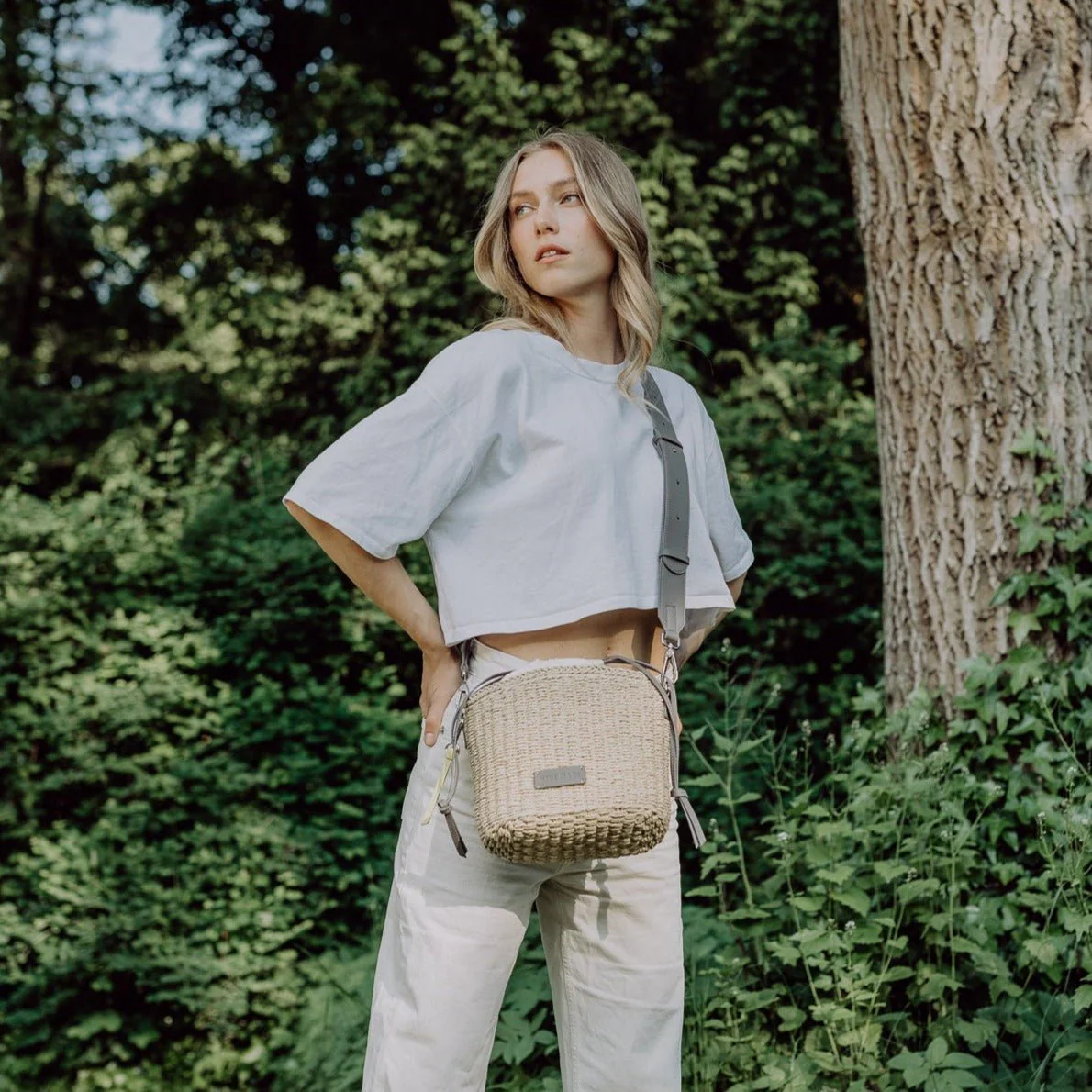bucket bag straw + basic strap - taupe - Image 11