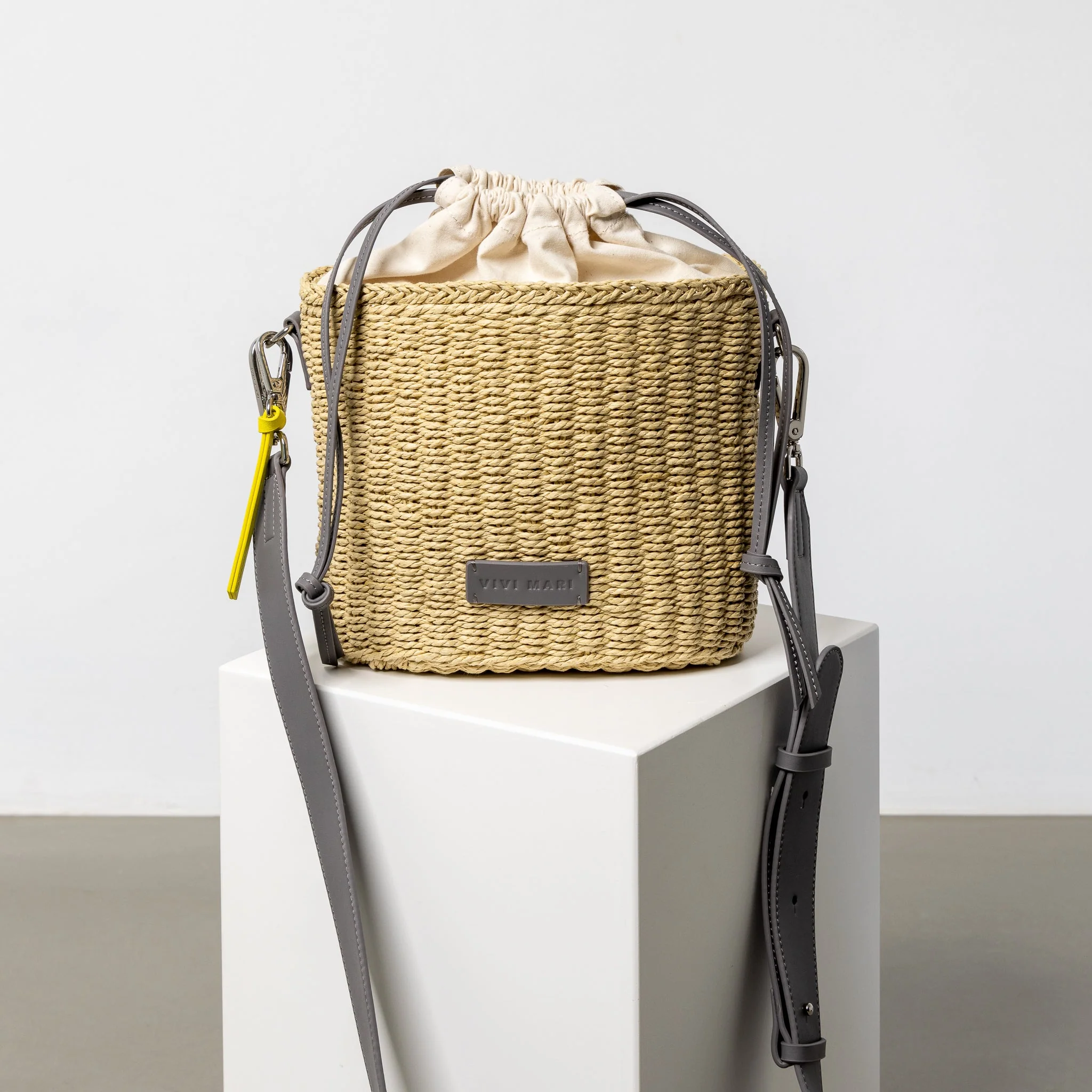bucket bag straw + basic strap - taupe - Image 3