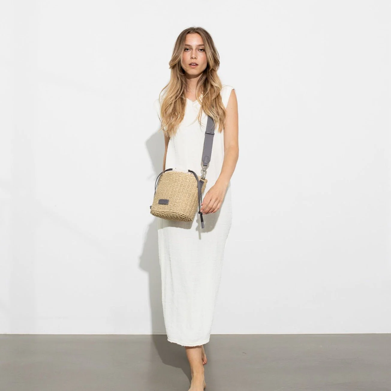 bucket bag straw + basic strap - taupe - Image 7