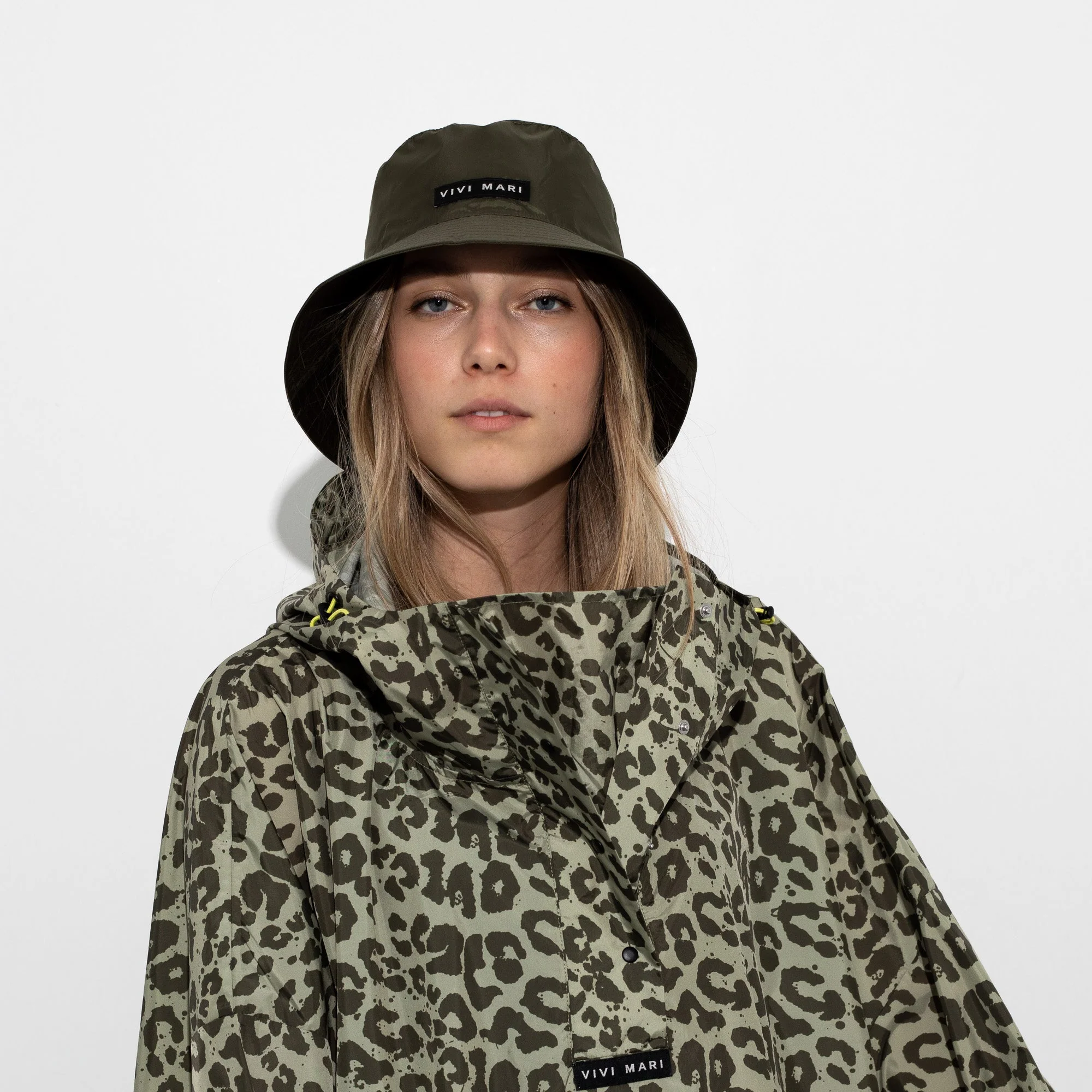 Bucket Hat solid olive - Image 4