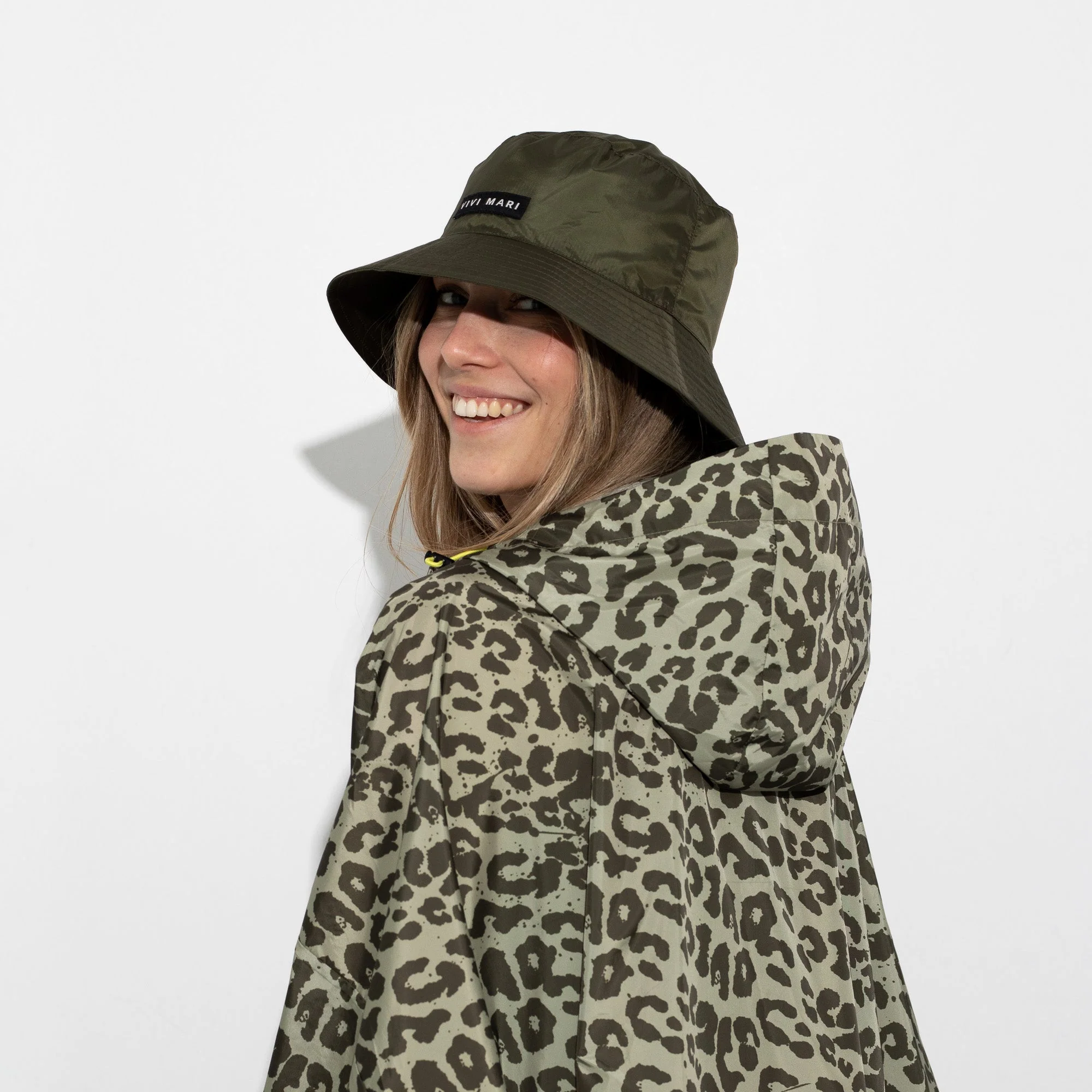 Bucket Hat solid olive - Image 6