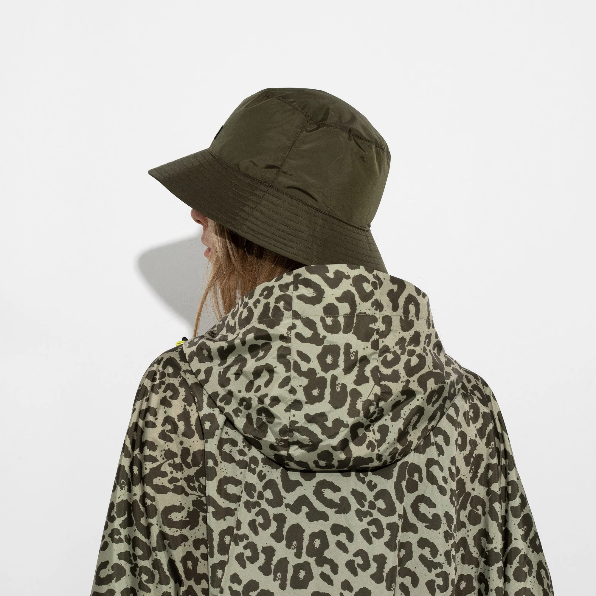 Bucket Hat solid olive - Image 7