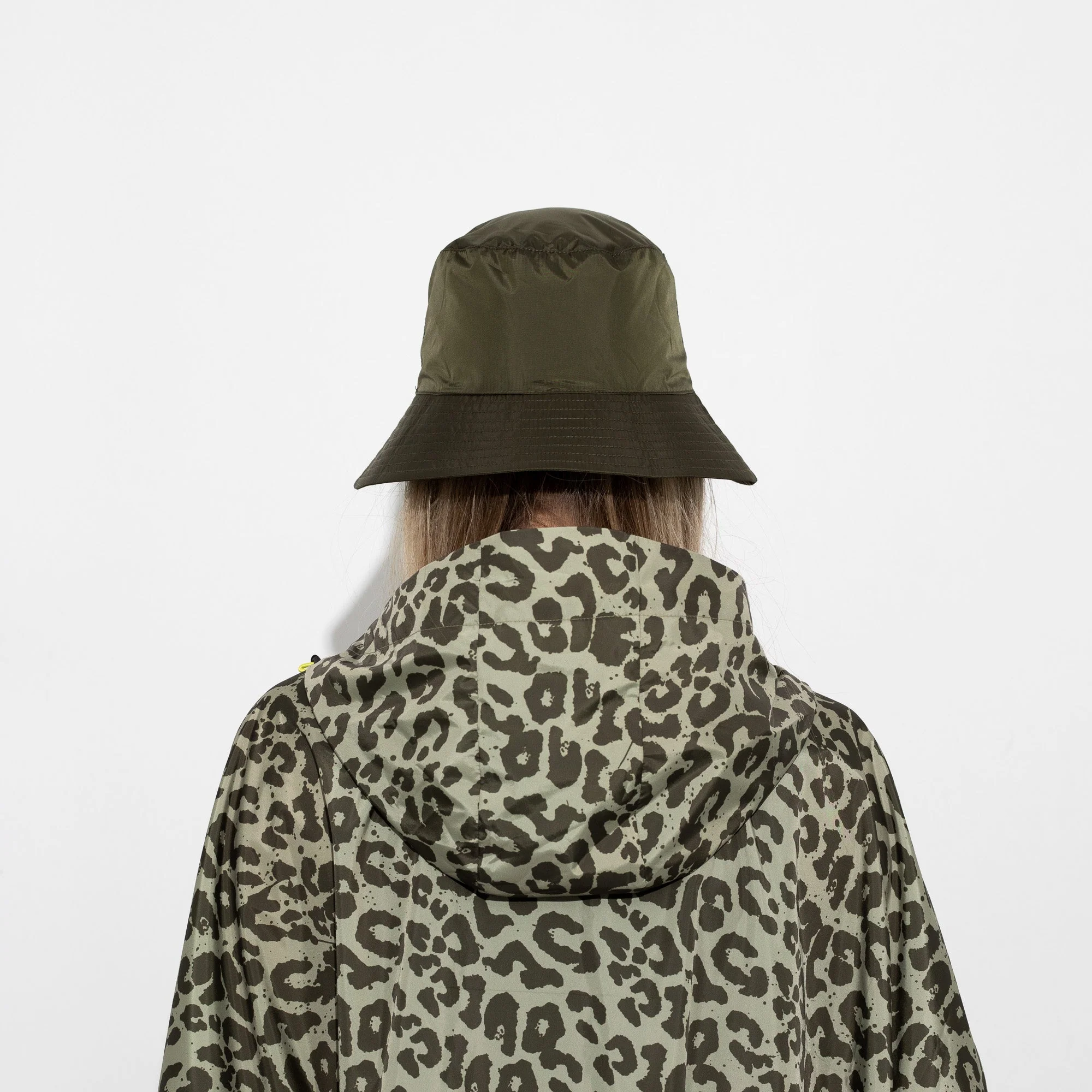 Bucket Hat solid olive - Image 9