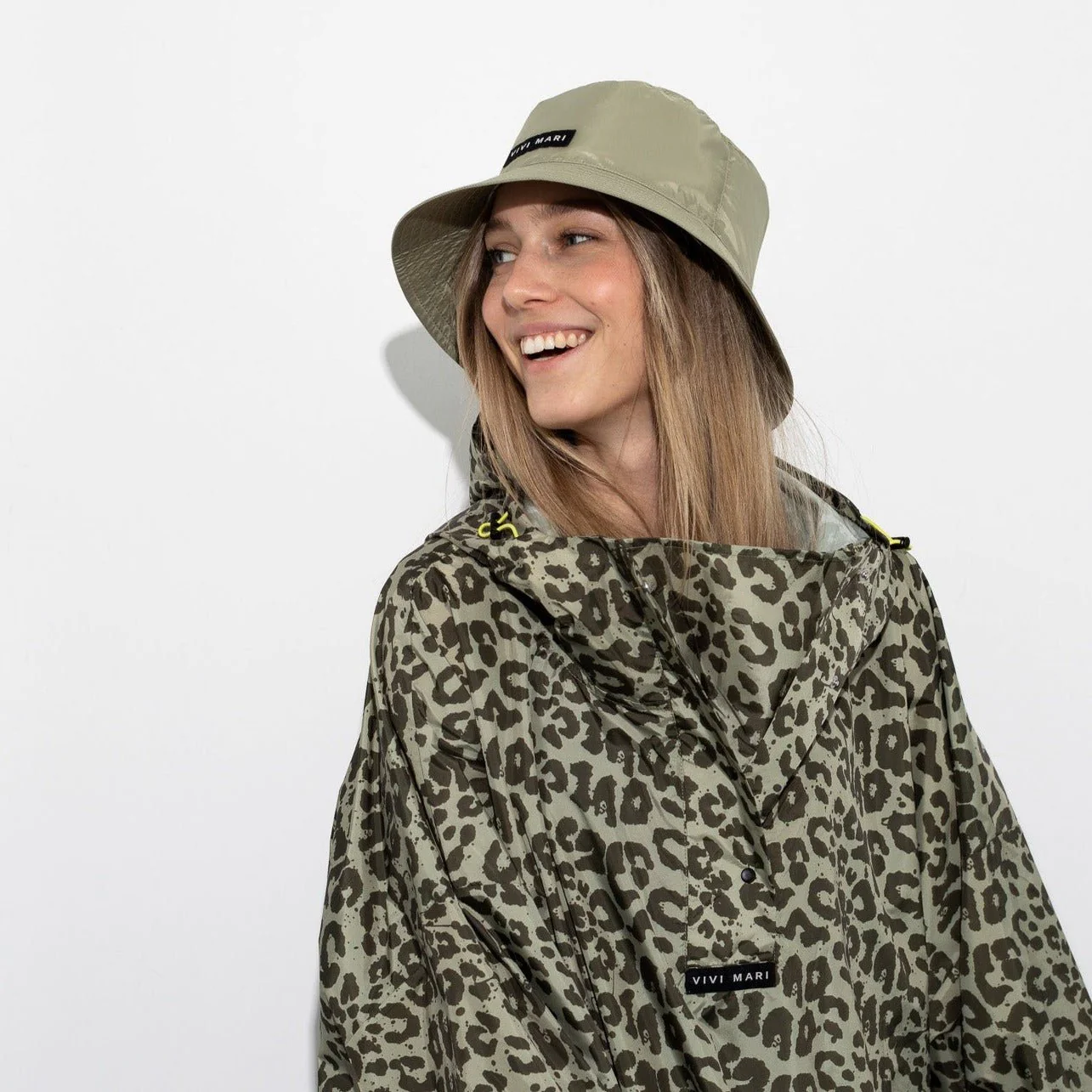 Bucket Hat solid pale olive - Image 11