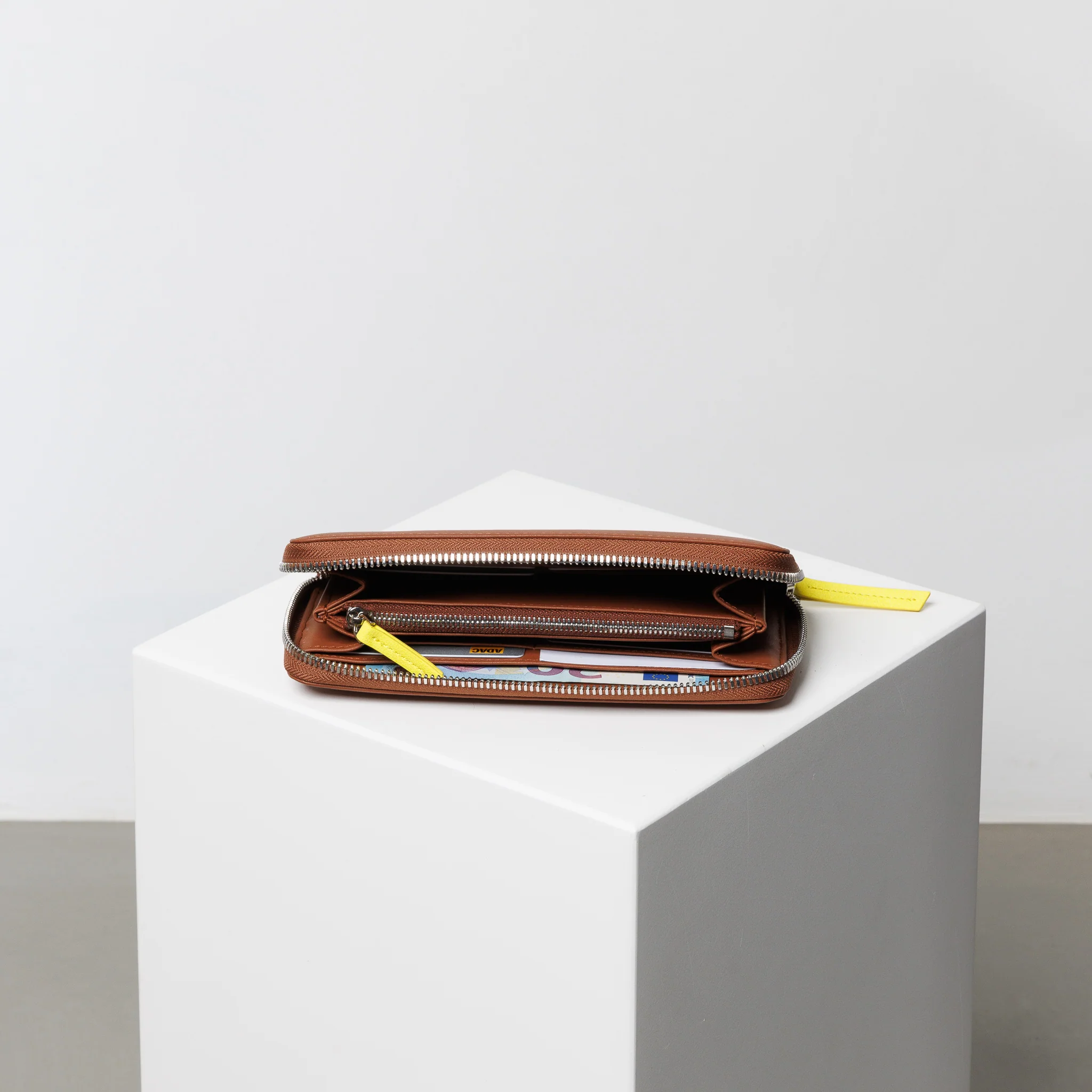 Continental Wallet - tan - Image 7