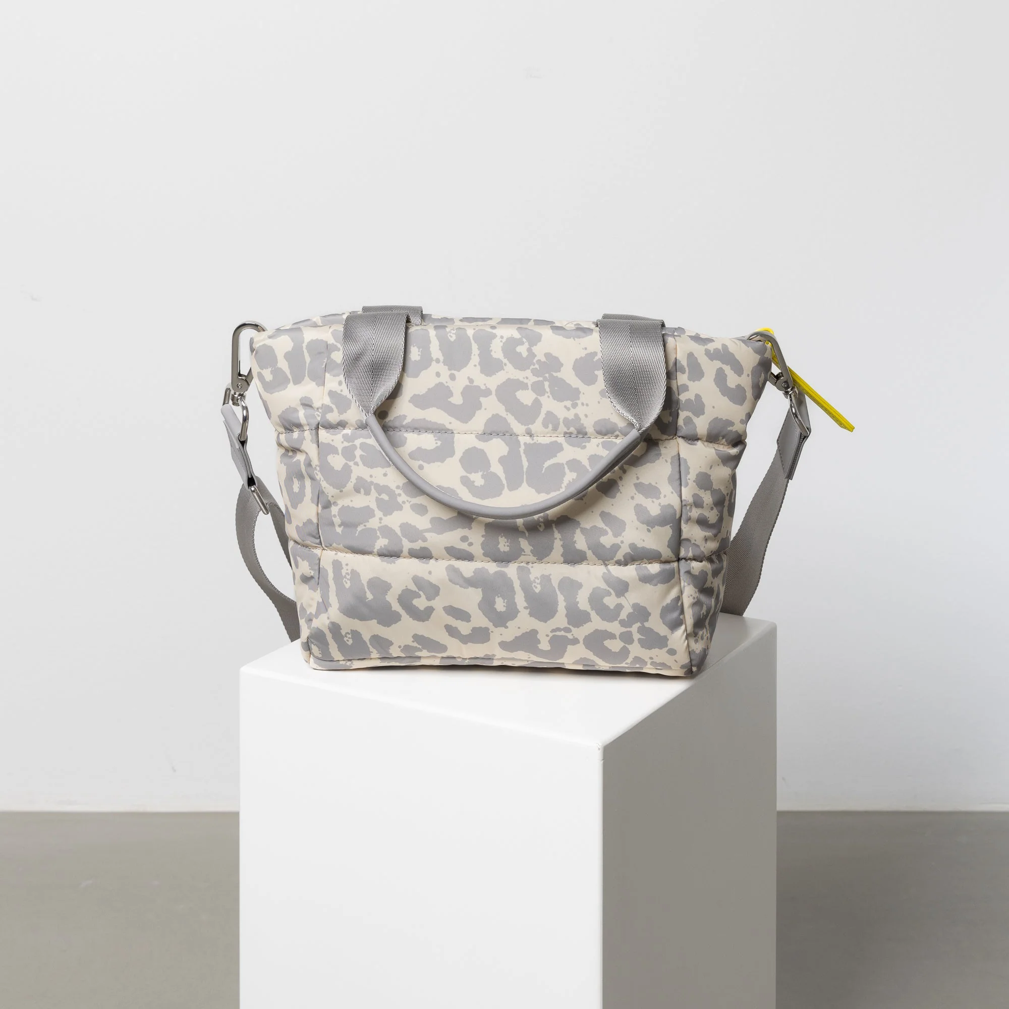 padded tote bag small + strap basic woven slim - leo splashes grey/sand - Image 5