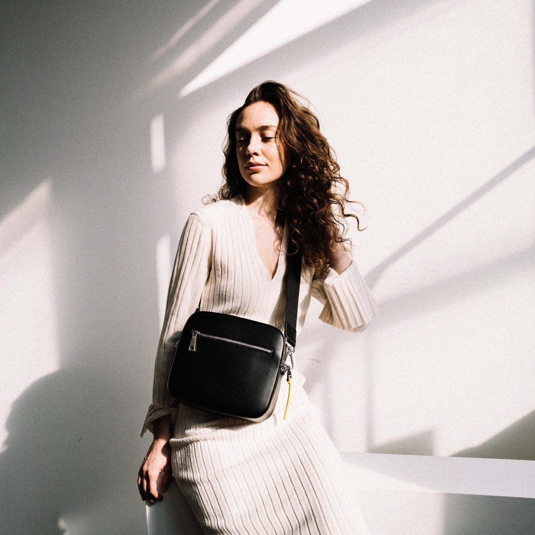 crossbody bag + strap basic woven - black - Image 11