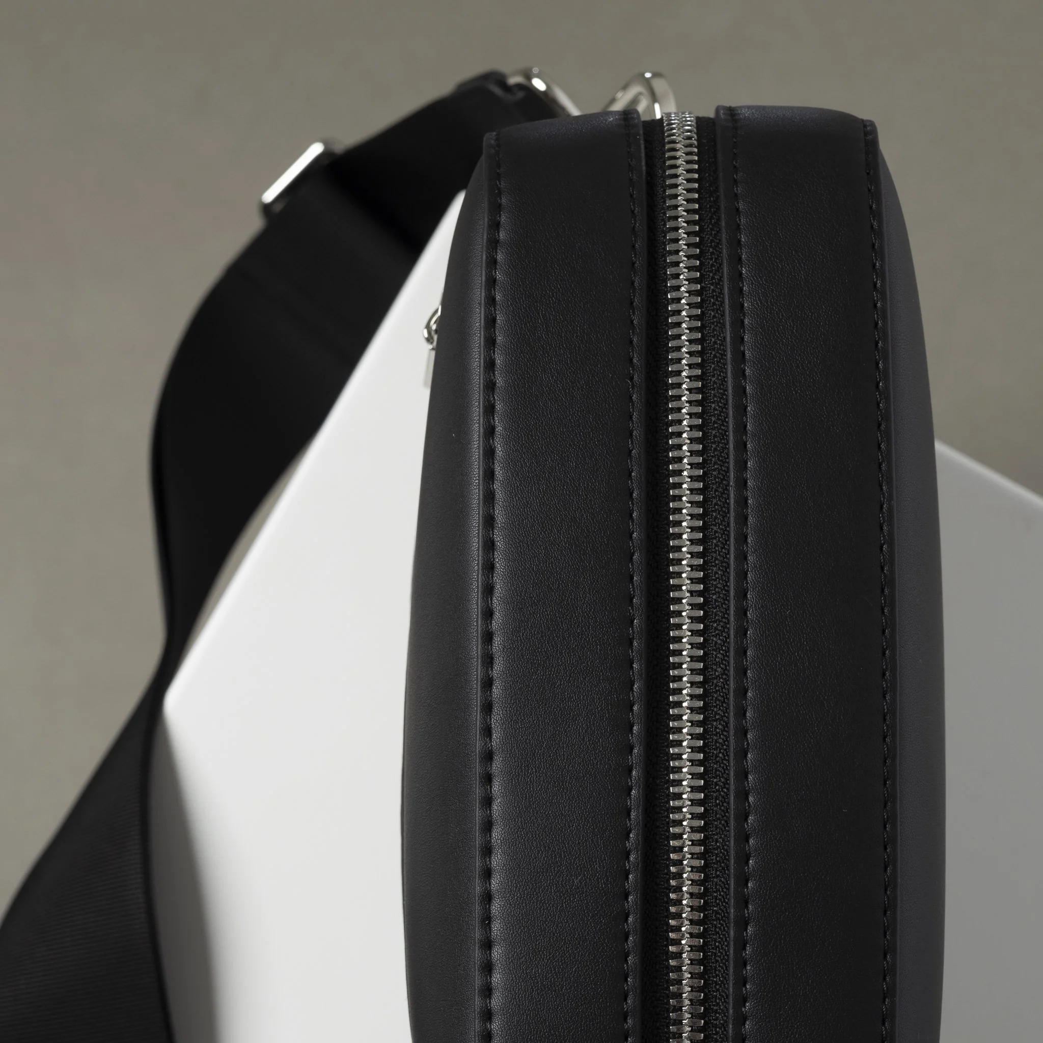 crossbody bag + strap basic woven - black - Image 27