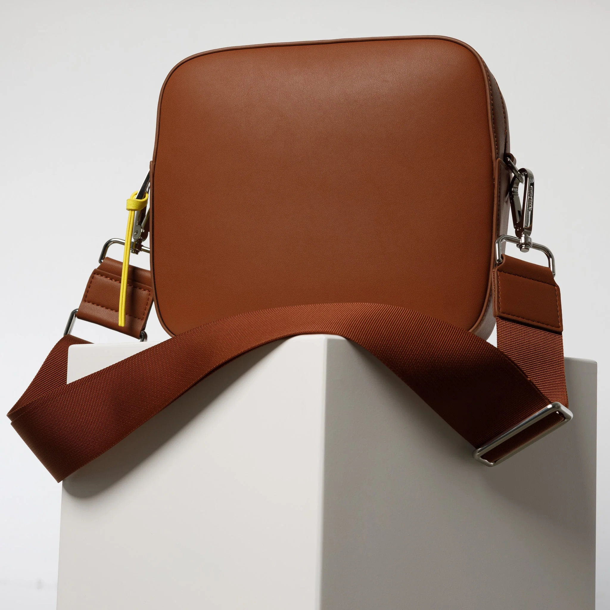 crossbody bag + strap basic woven - tan - Image 13