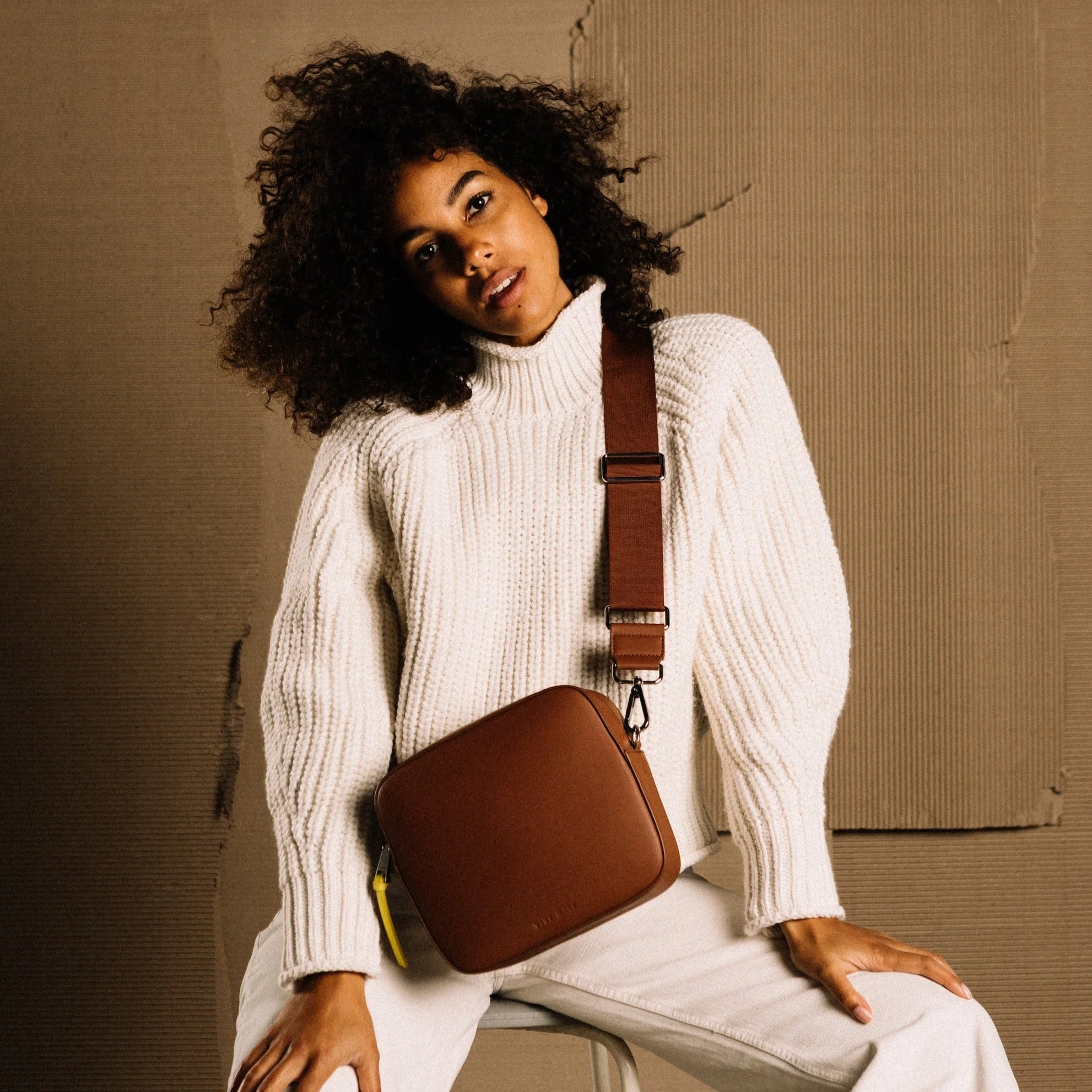 crossbody bag + strap basic woven - tan - Image 16