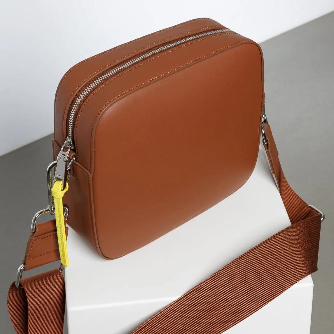 crossbody bag + strap basic woven - tan - Image 28
