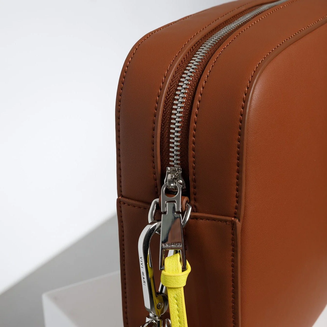 crossbody bag + strap basic woven - tan - Image 29