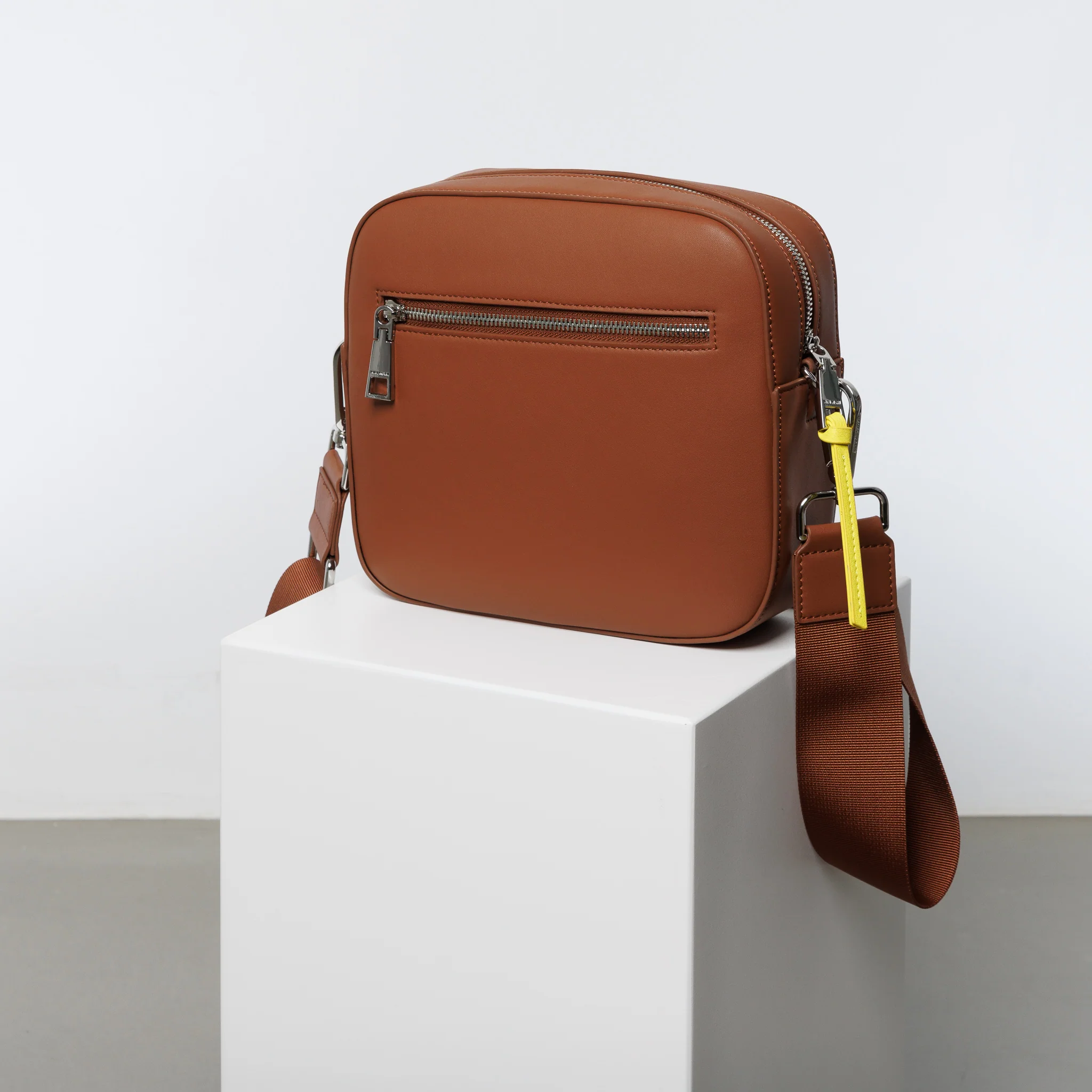 crossbody bag + strap basic woven - tan - Image 3