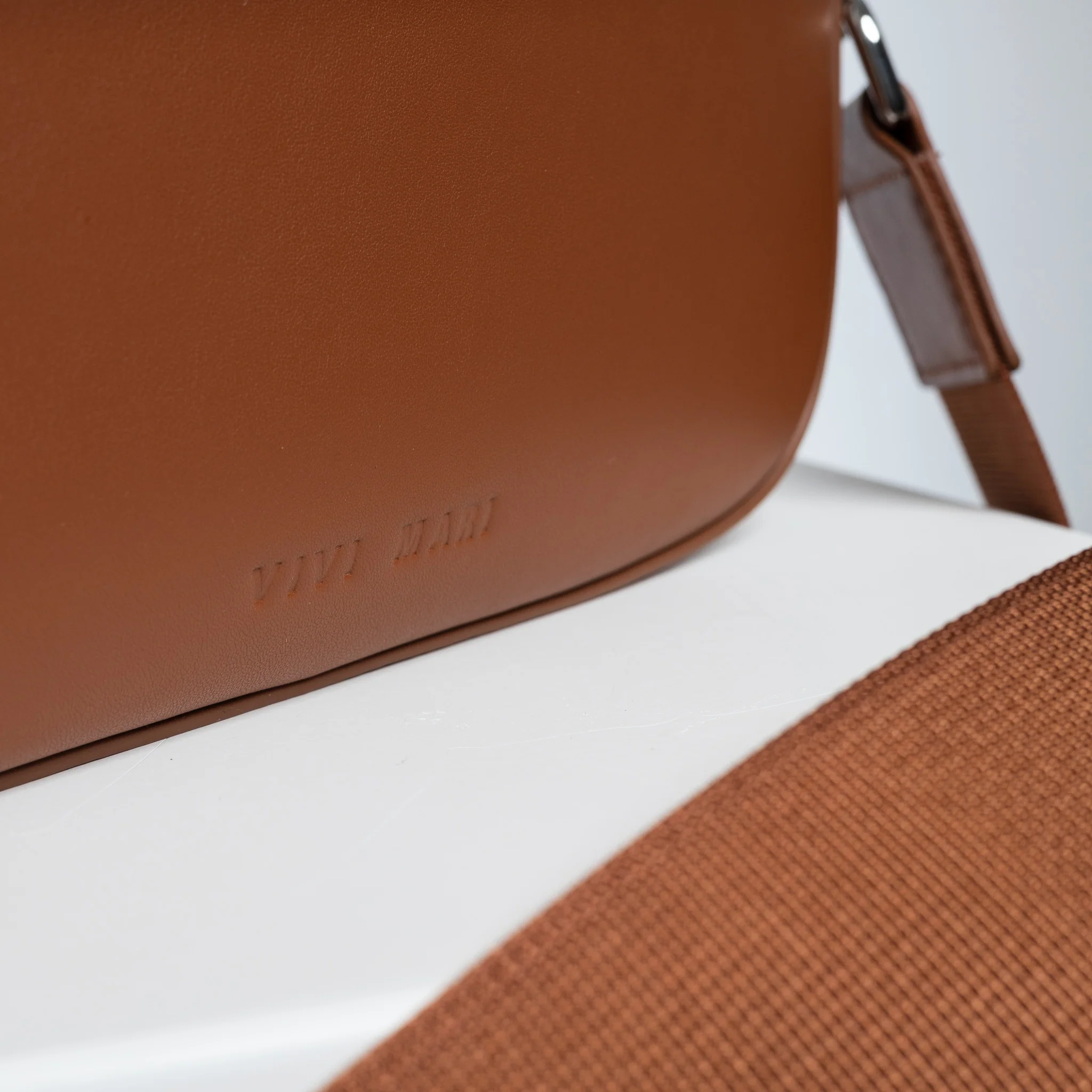 crossbody bag + strap basic woven - tan - Image 30