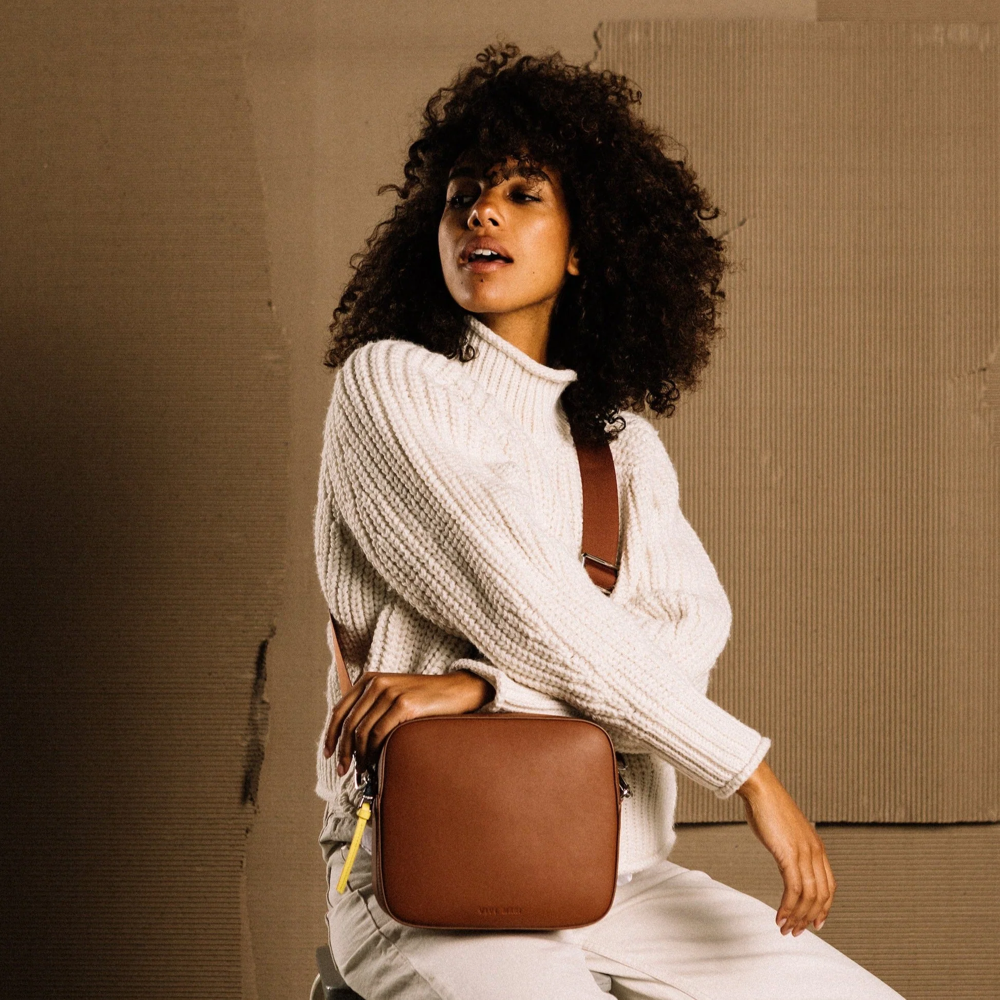 crossbody bag + strap basic woven - tan - Image 7